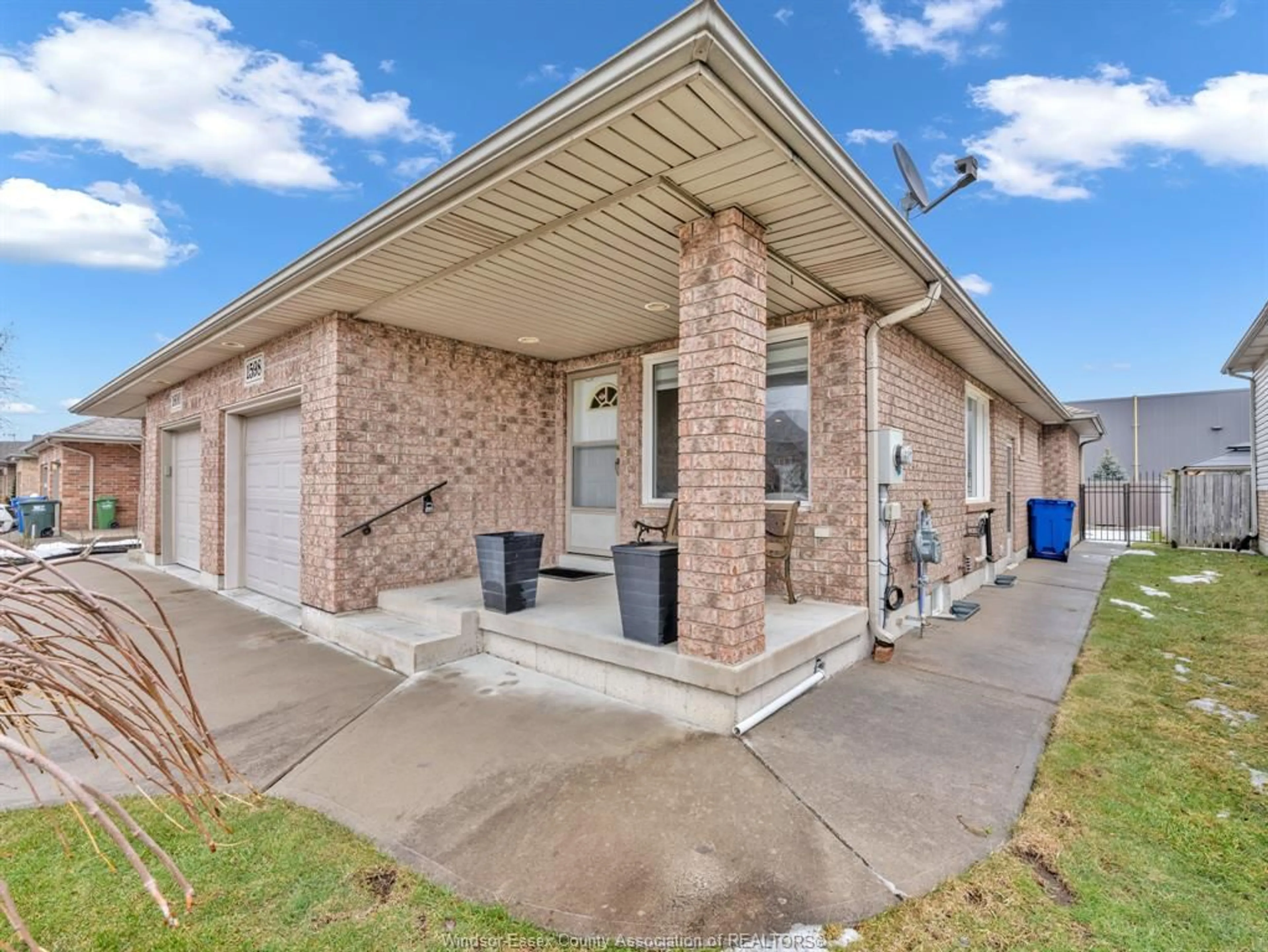 Home with brick exterior material, street for 1598 HEATHERGLEN Dr, Tecumseh Ontario N8N 5B5