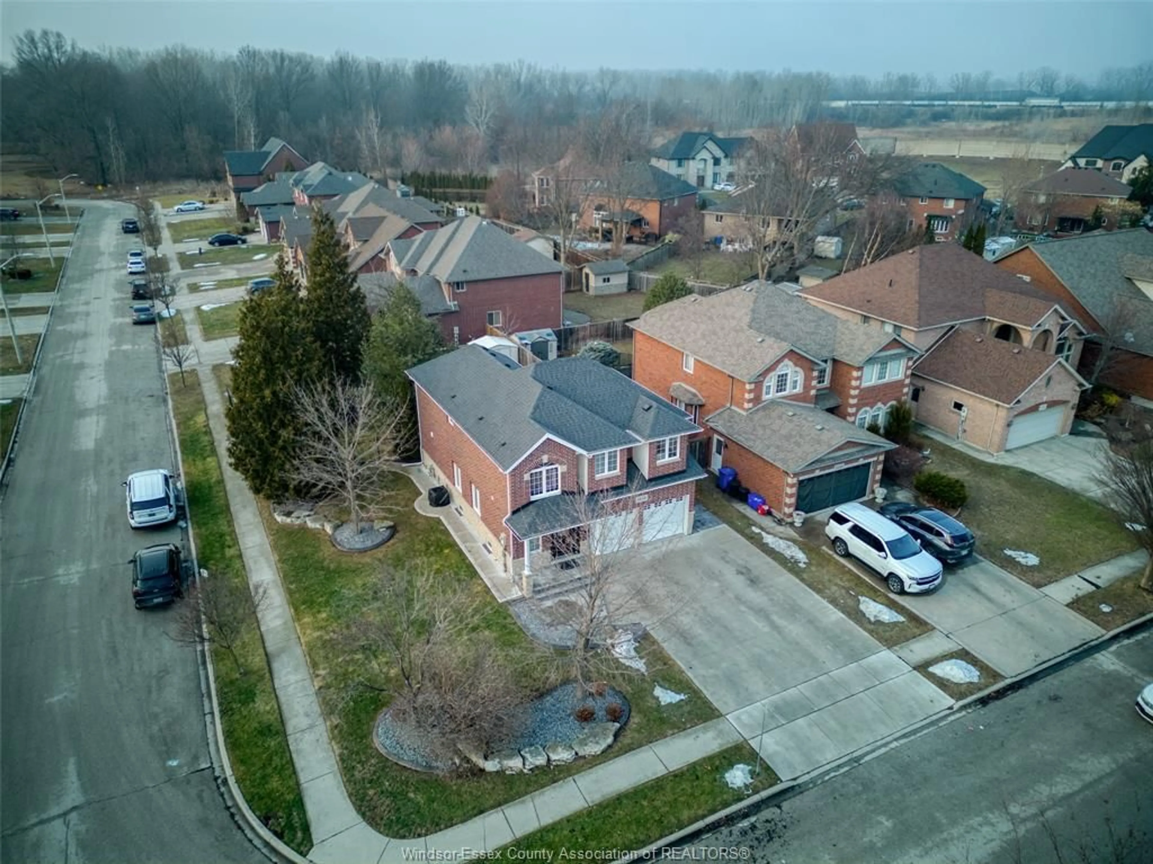 A pic from outside/outdoor area/front of a property/back of a property/a pic from drone, street for 168 PIAZZA, Windsor Ontario N9E 4Y7