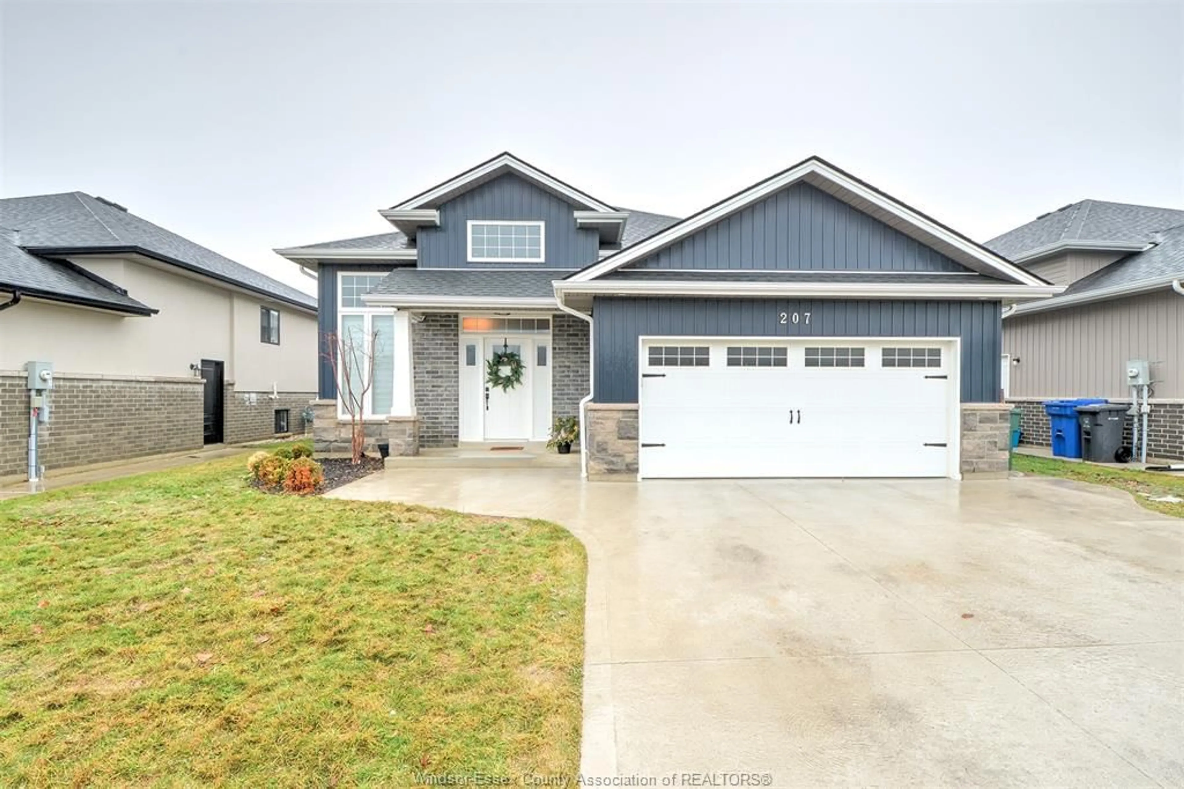 Home with vinyl exterior material, street for 207 CLARKE St, Amherstburg Ontario N9V 0G5