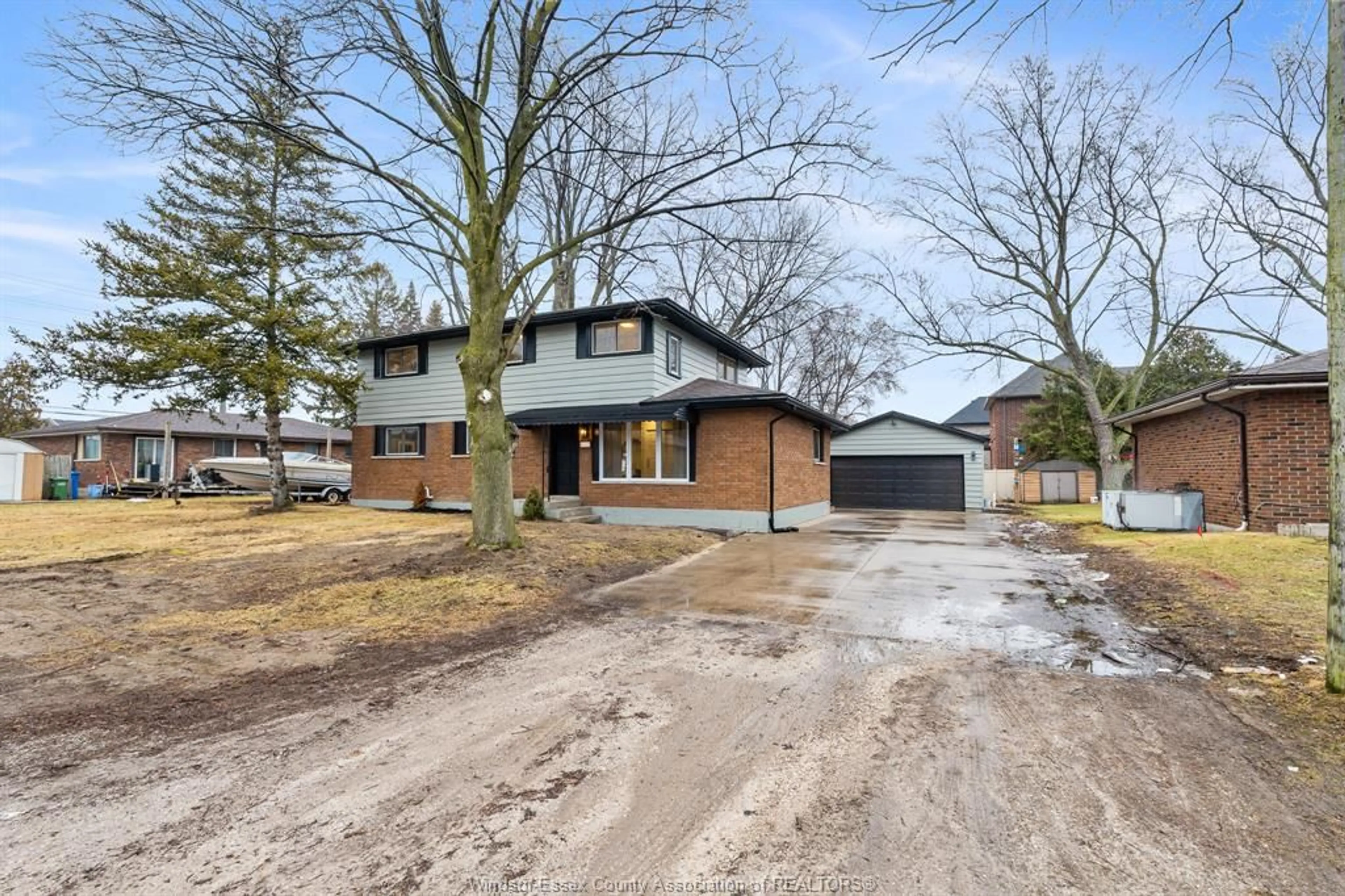 Home with brick exterior material, street for 6100 QUICK Ave, LaSalle Ontario N9J 3C7