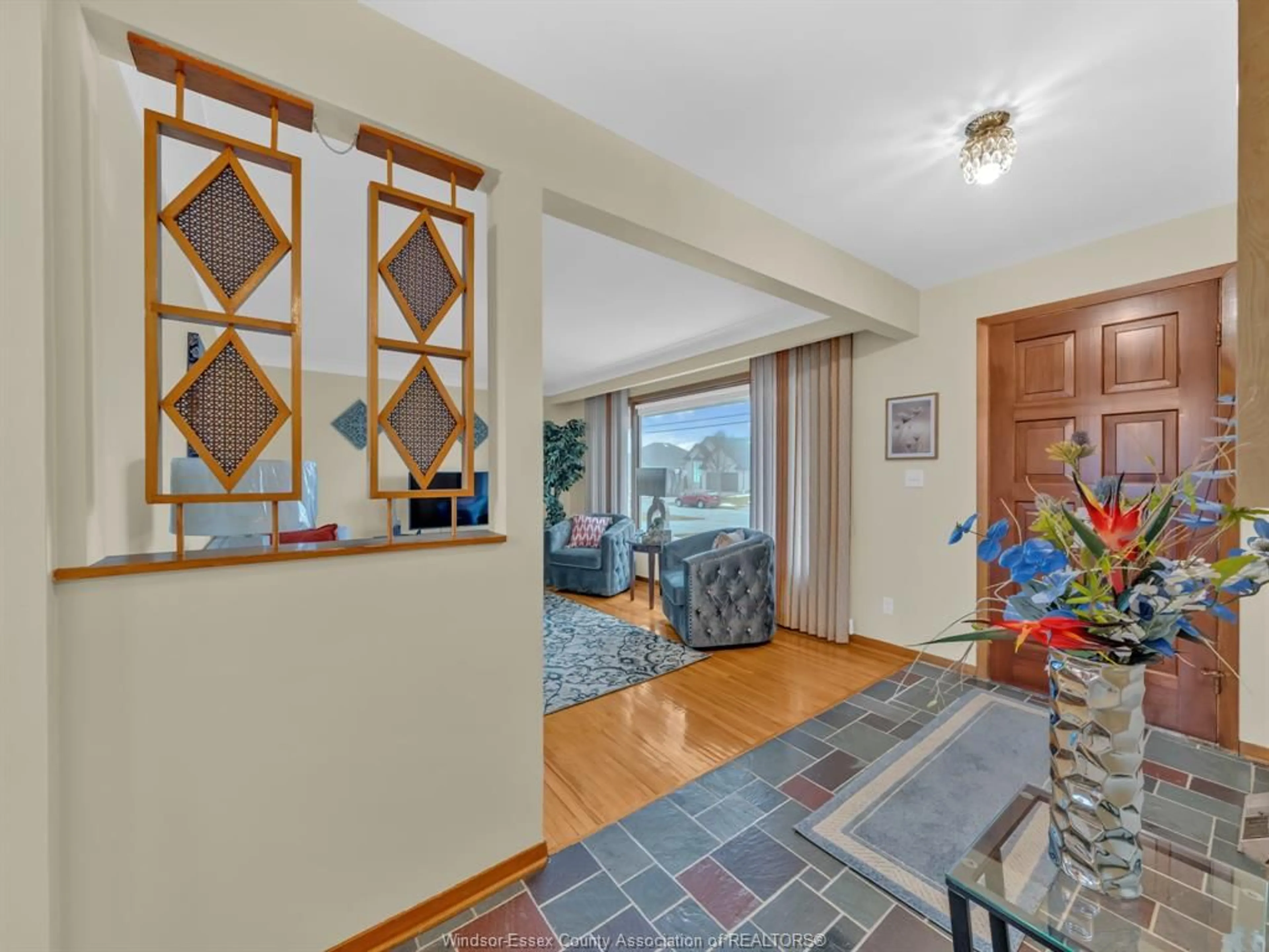 Unknown for 3090 Robinet, Windsor Ontario N8R 1P6