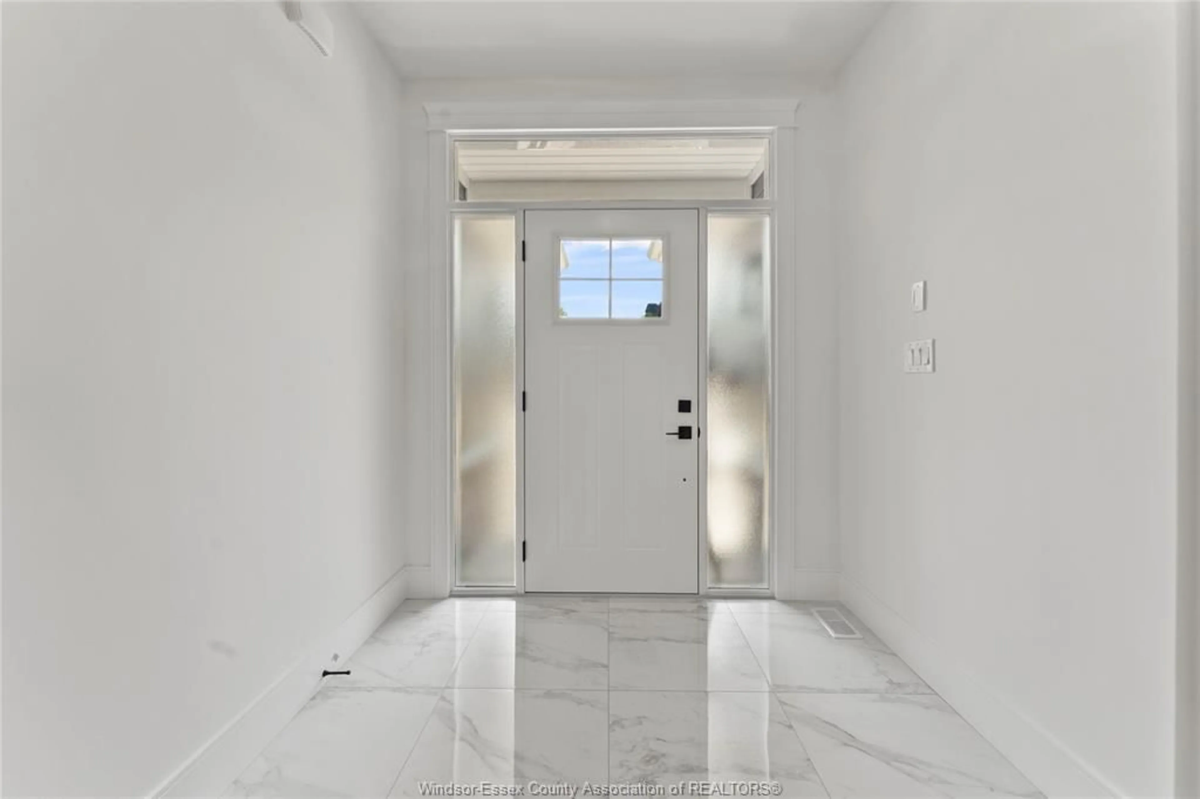 Indoor entryway for 5209 RAFAEL St, Tecumseh Ontario N0R 1K0