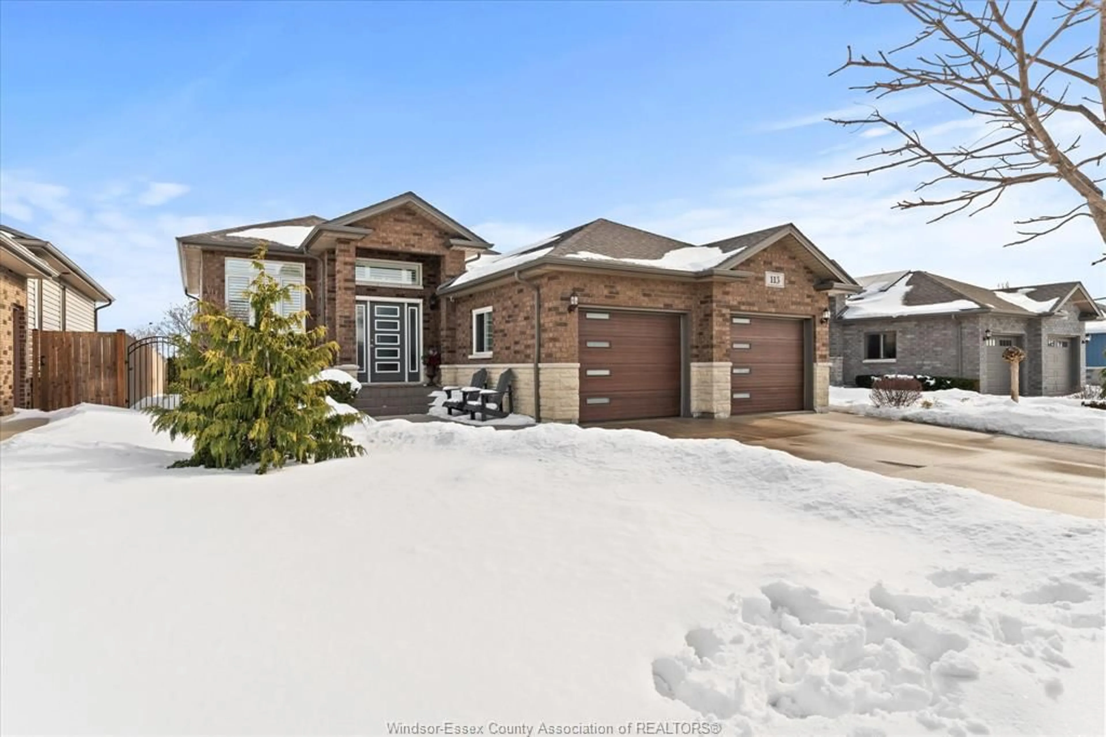 Home with brick exterior material, street for 113 GOLFVIEW DR, Kingsville Ontario N9Y 0A6