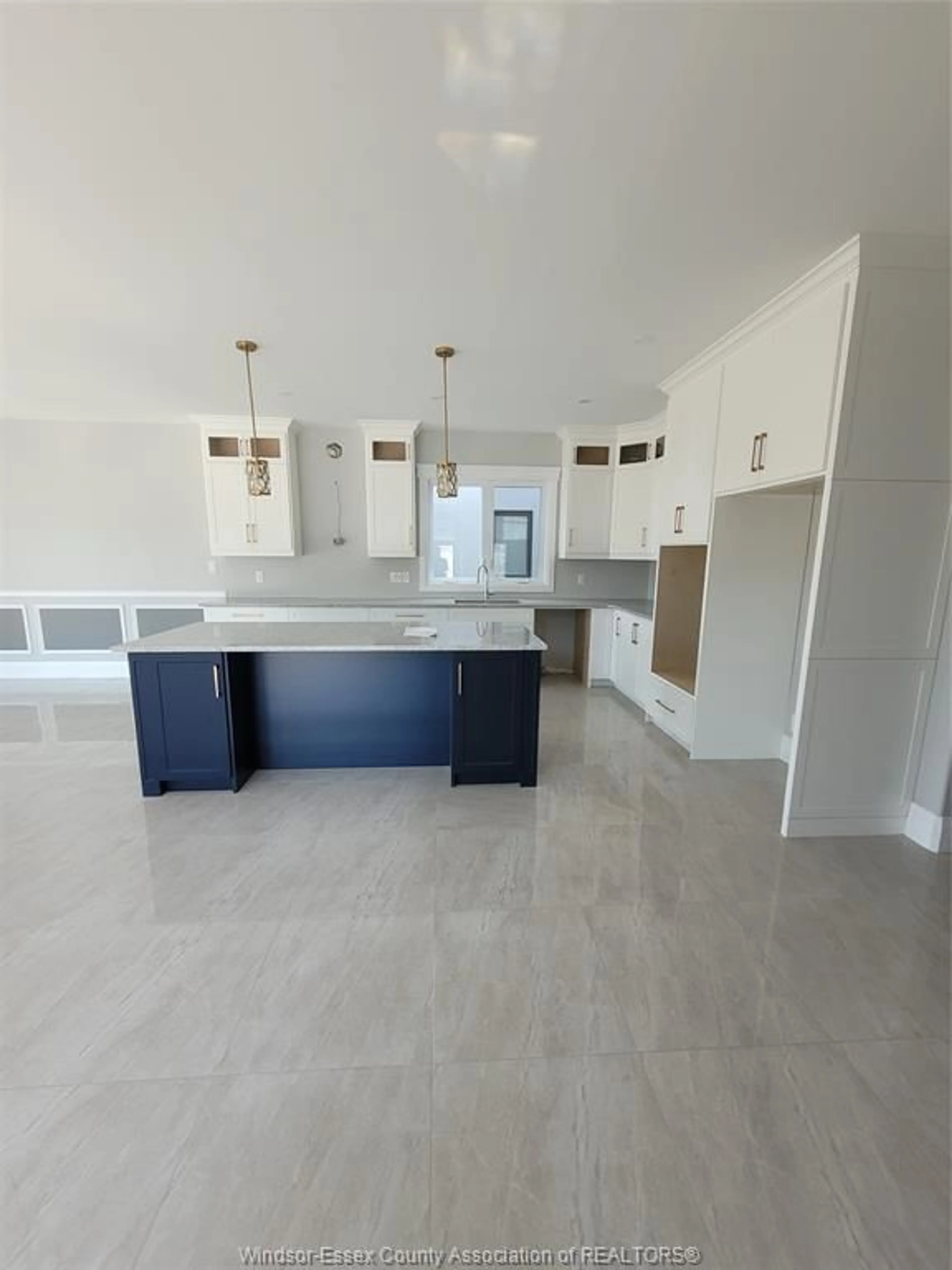 Open concept kitchen, ceramic/tile floor for 309 Benson Crt, Amherstburg Ontario N8T 1E7