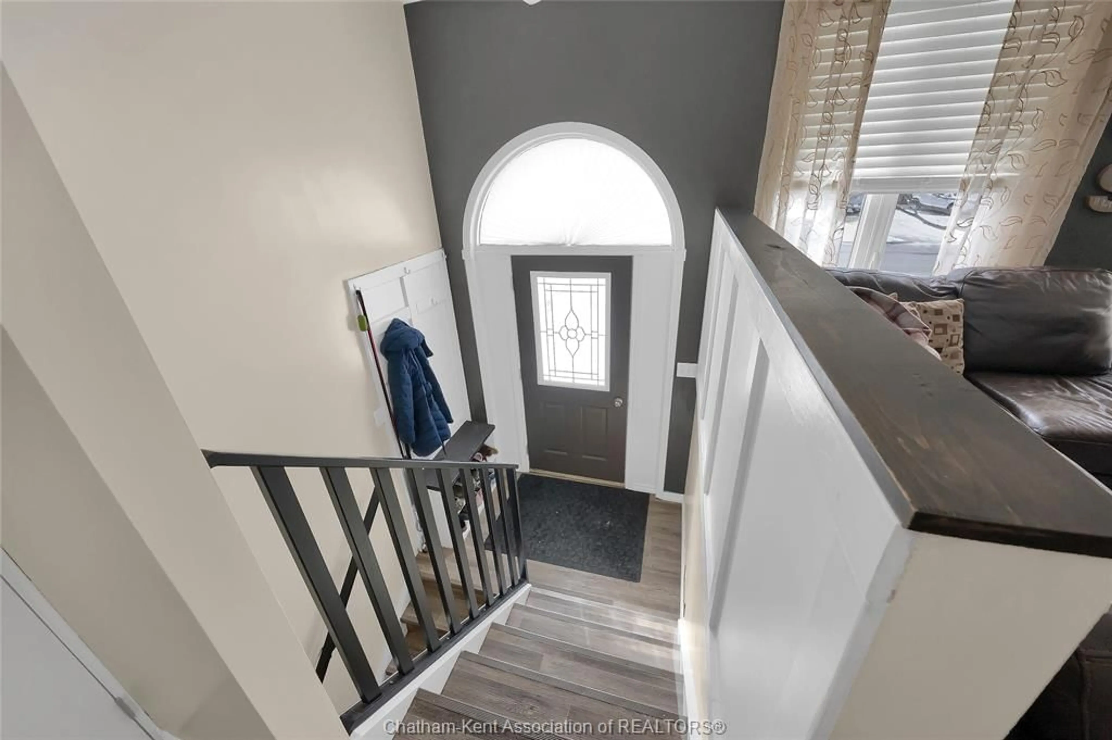 Indoor entryway for 104 Bruinsma Ave, Wallaceburg Ontario N8A 5G8