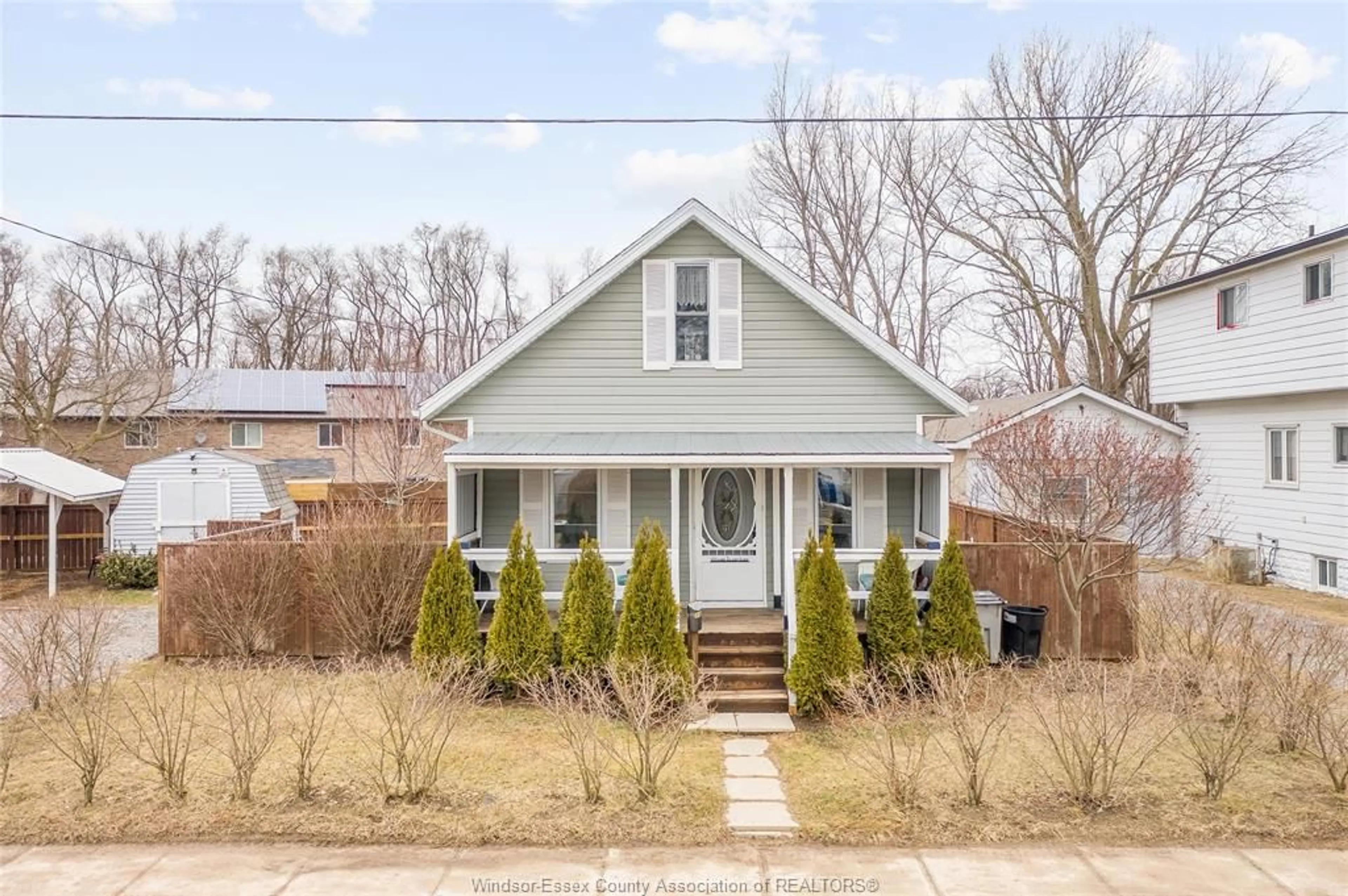 Home with vinyl exterior material, street for 15 SMITH Ave, Leamington Ontario N8H 1E9