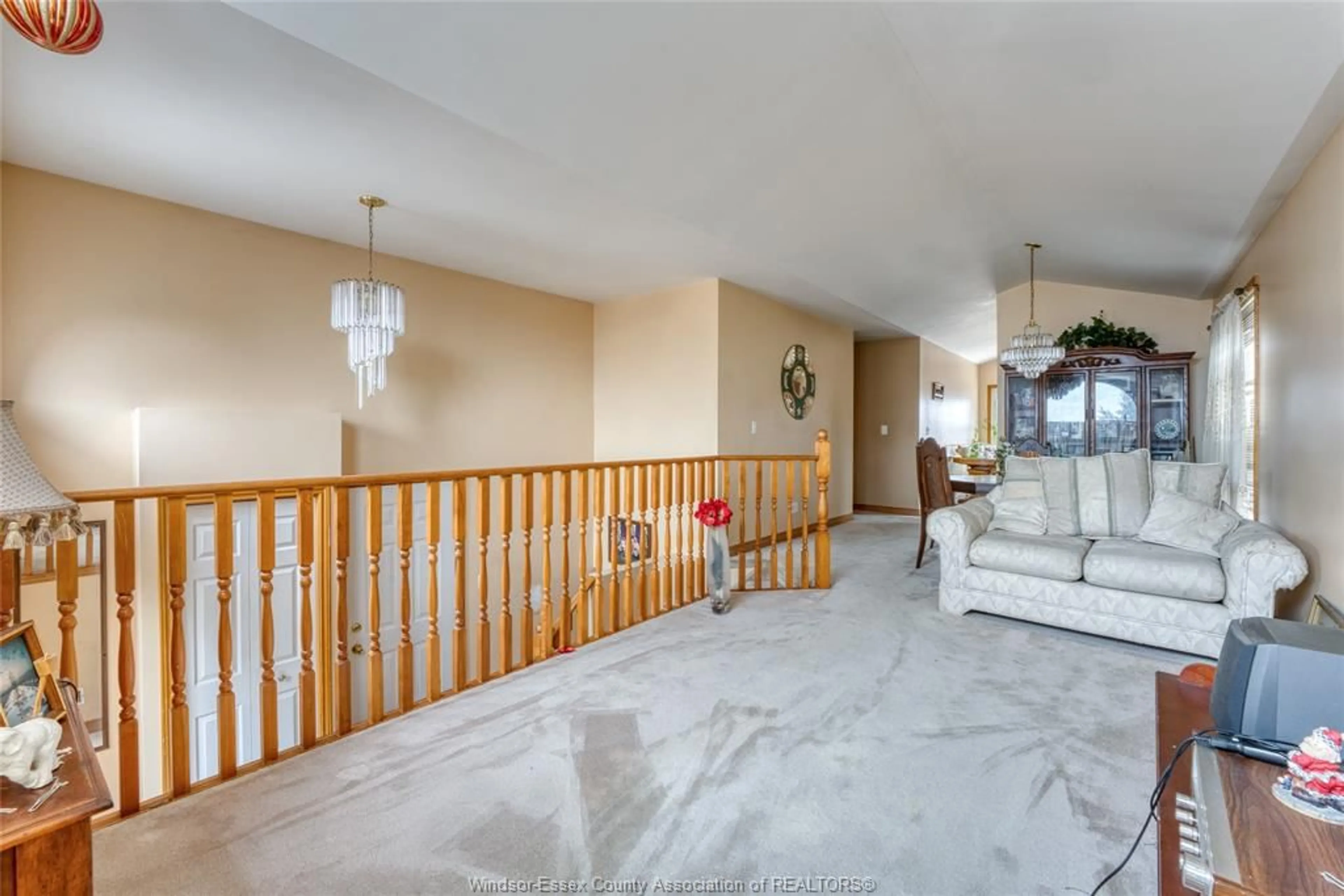 Indoor foyer for 12351 DEMARSE, Tecumseh Ontario N8N 4Y9