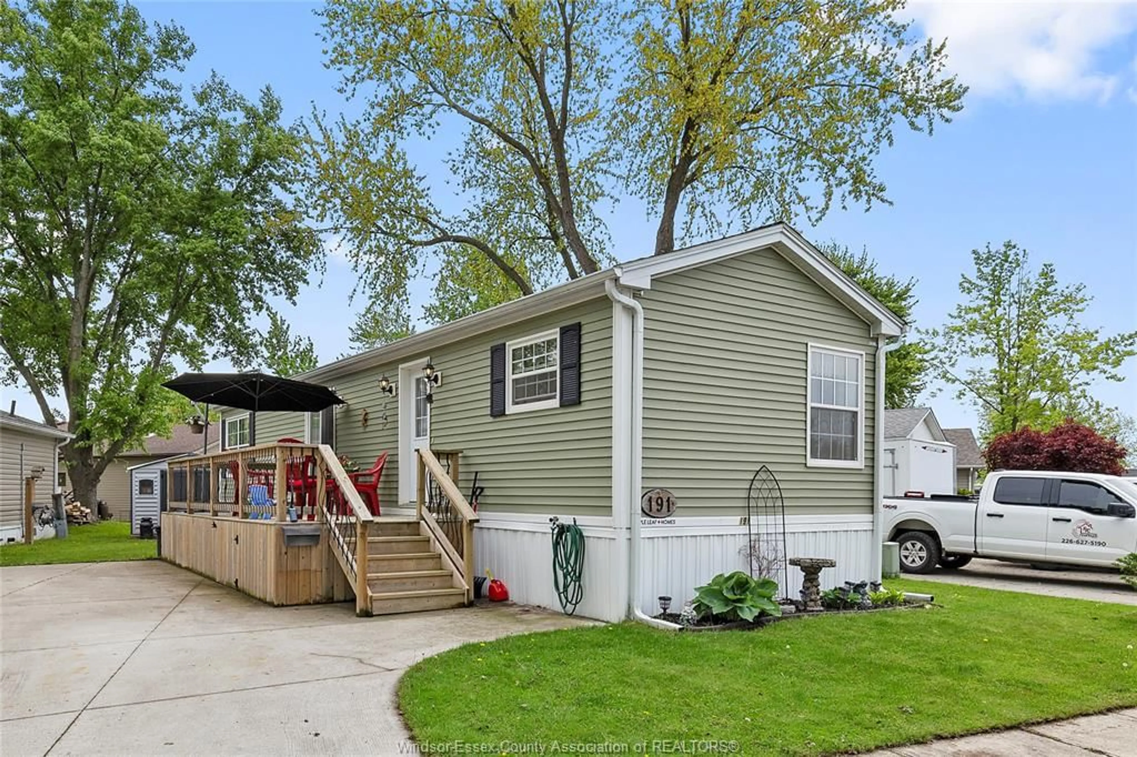 Home with vinyl exterior material, street for 191 STEVEN Crt, Essex Ontario N8M 2A8