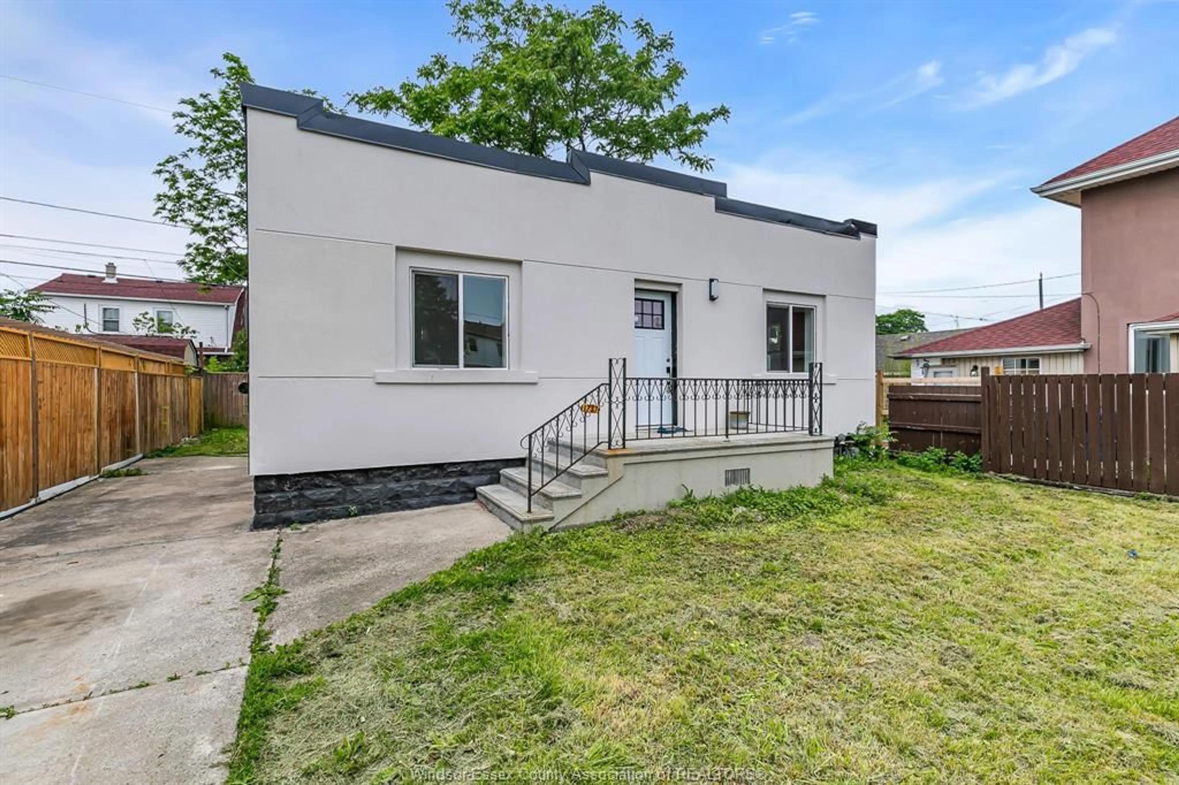 Unknown for 1737 DROUILLARD Rd, Windsor Ontario N8Y 2S6