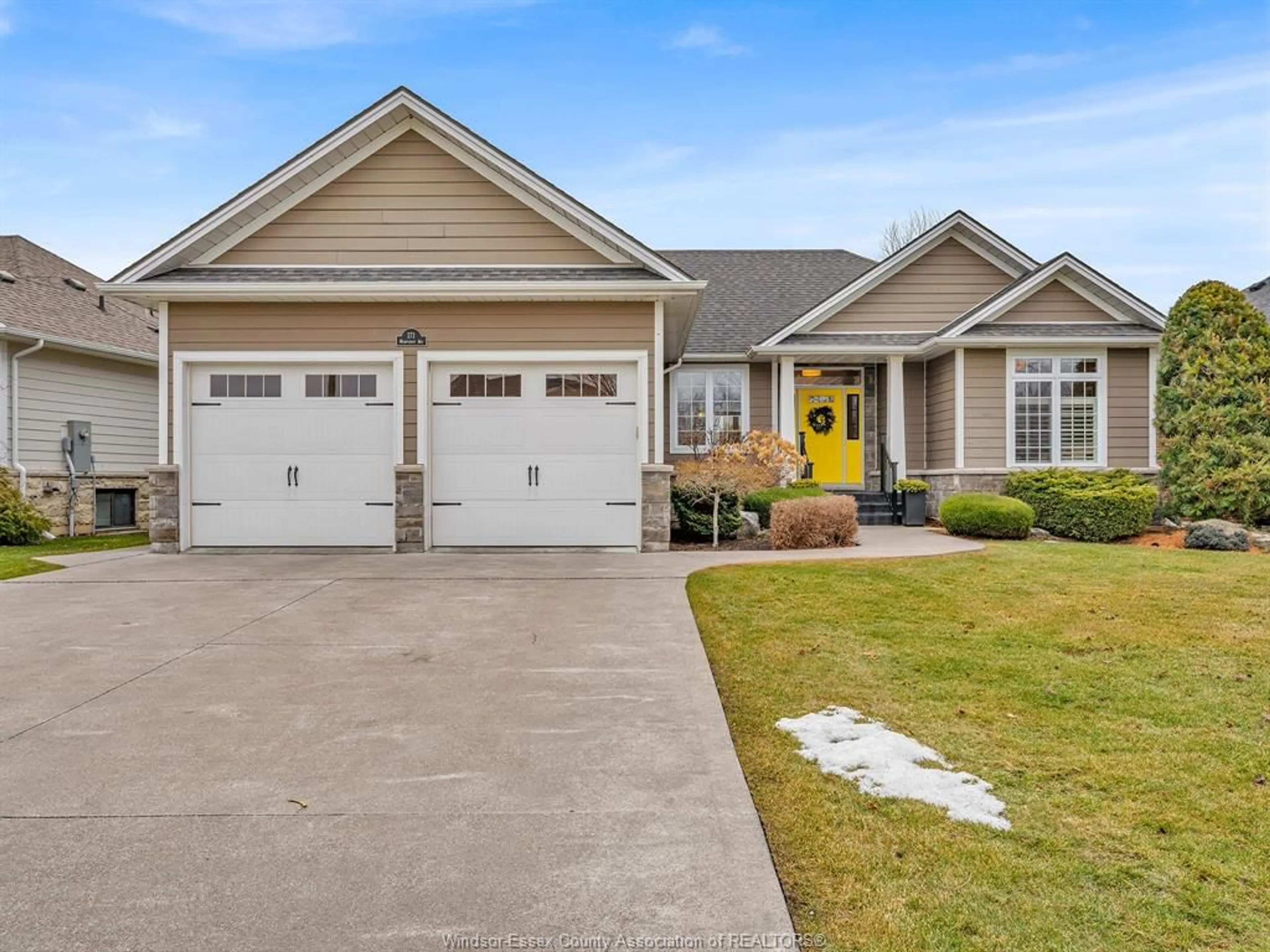 Home with vinyl exterior material, street for 171 WOODYCREST Ave, Kingsville Ontario N9Y 0A4