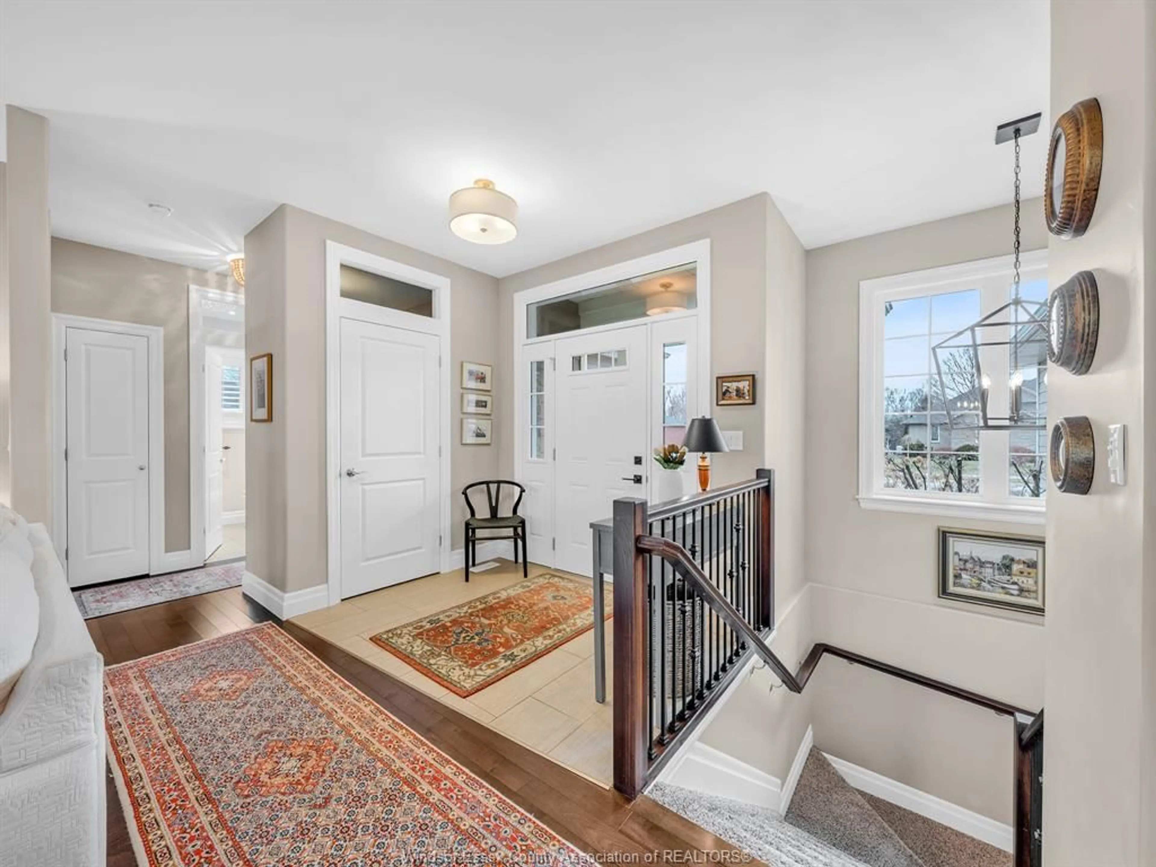 Indoor entryway for 171 WOODYCREST Ave, Kingsville Ontario N9Y 0A4