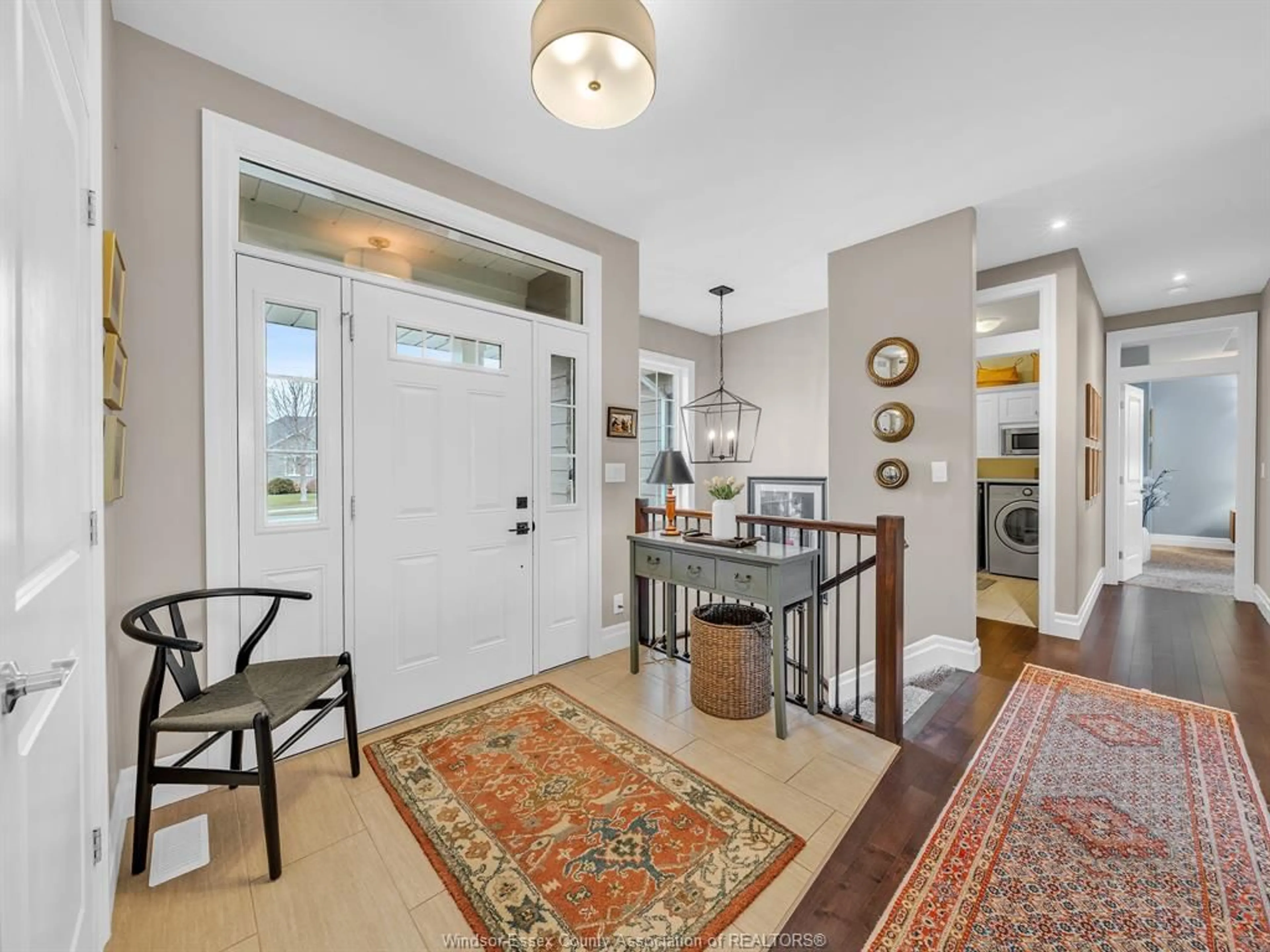 Indoor entryway for 171 WOODYCREST Ave, Kingsville Ontario N9Y 0A4