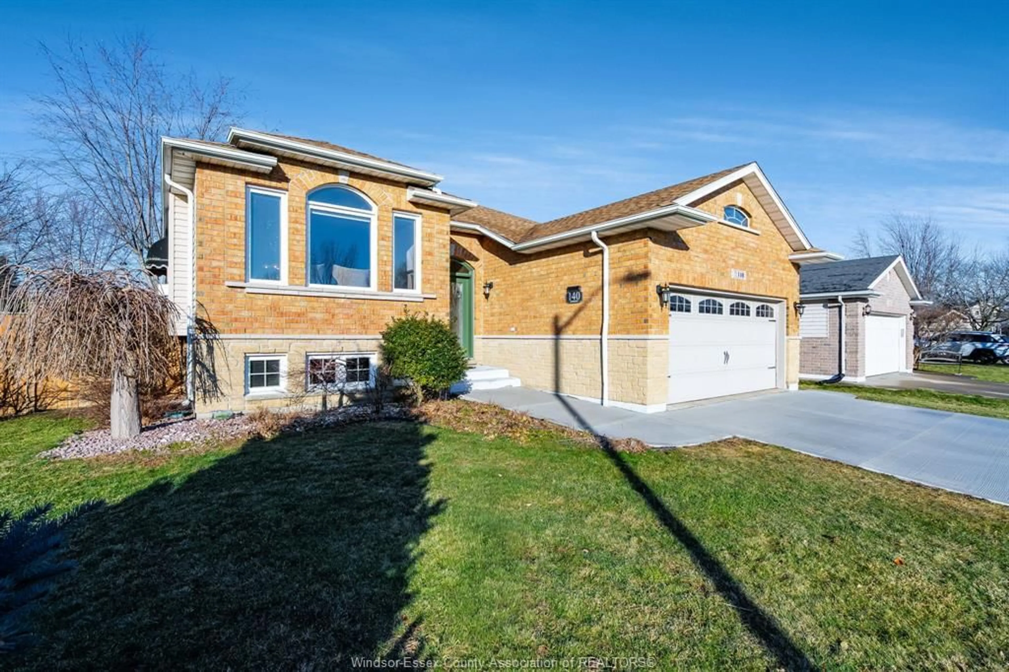 Home with brick exterior material, street for 140 Station Crt, Kingsville Ontario N9Y 3Z6