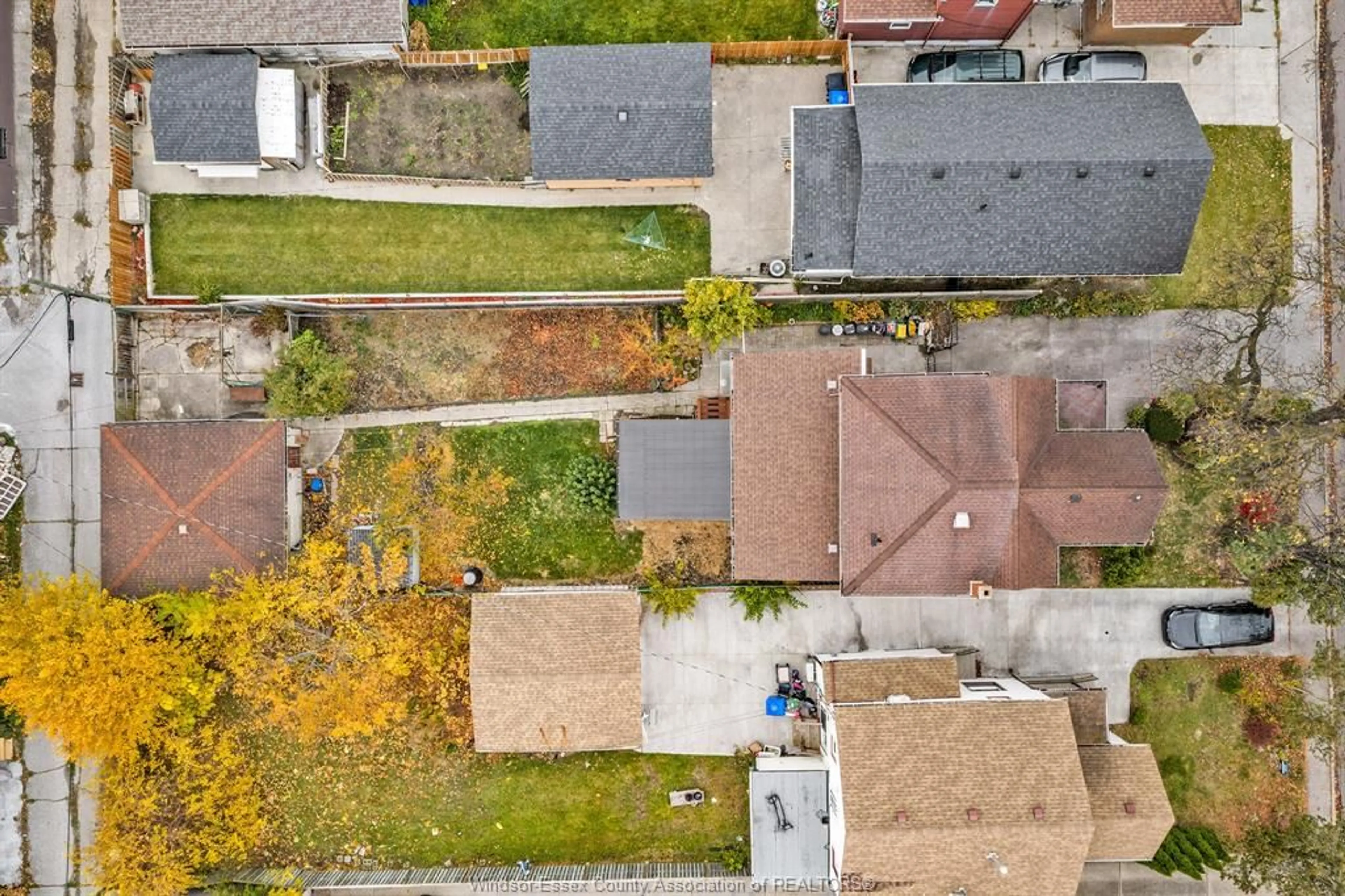 A pic from outside/outdoor area/front of a property/back of a property/a pic from drone, street for 1025 LANGLOIS Ave, Windsor Ontario N9A 2H4