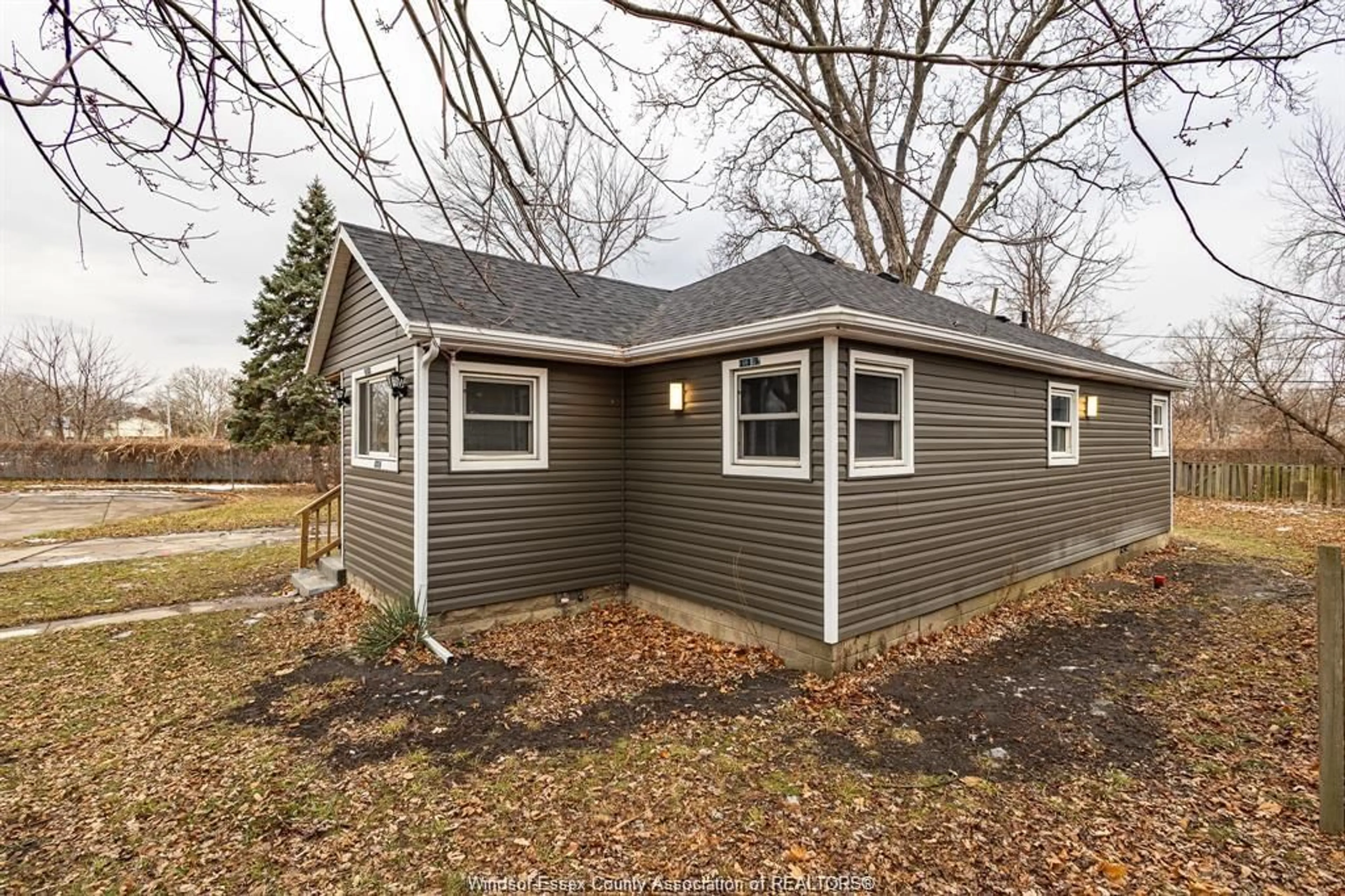 Home with vinyl exterior material, street for 1179 PRADO Pl, Windsor Ontario N8S 2H9