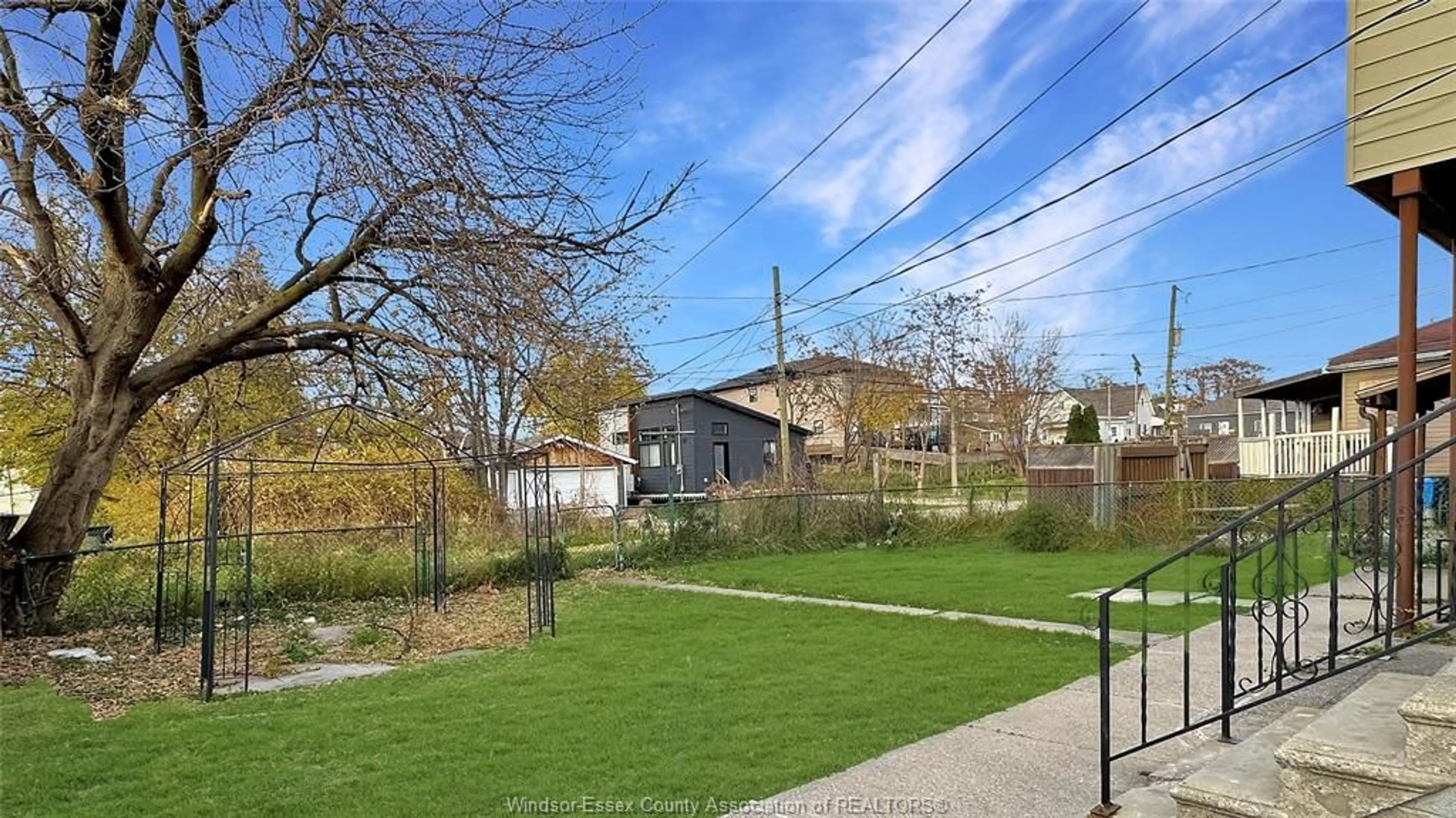A pic from outside/outdoor area/front of a property/back of a property/a pic from drone, street for 756 BRANT St, Windsor Ontario N9A 3E8