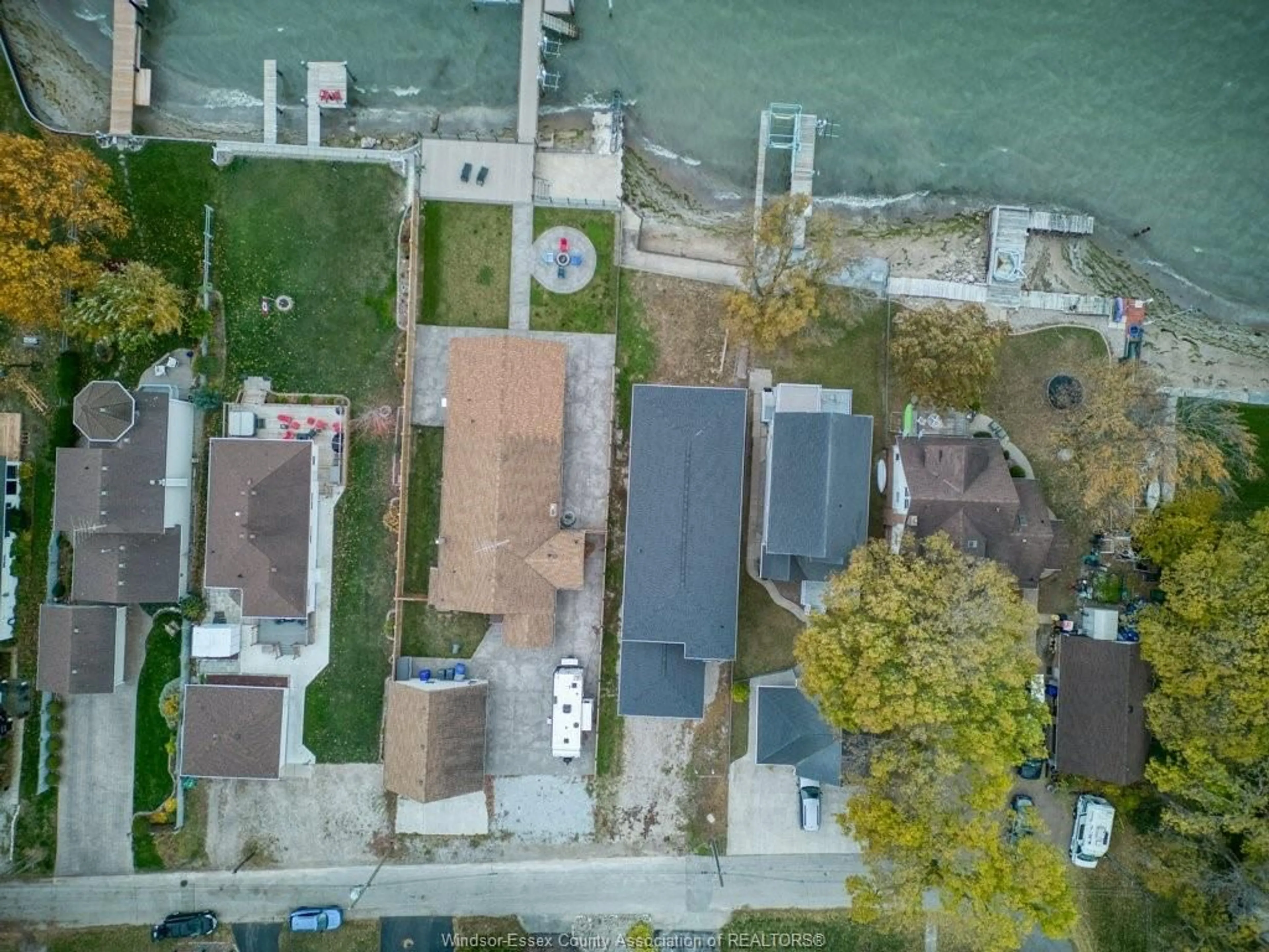 A pic from outside/outdoor area/front of a property/back of a property/a pic from drone, water/lake/river/ocean view for 1512 GOODVIEW Ave, Amherstburg Ontario N9V 1S9