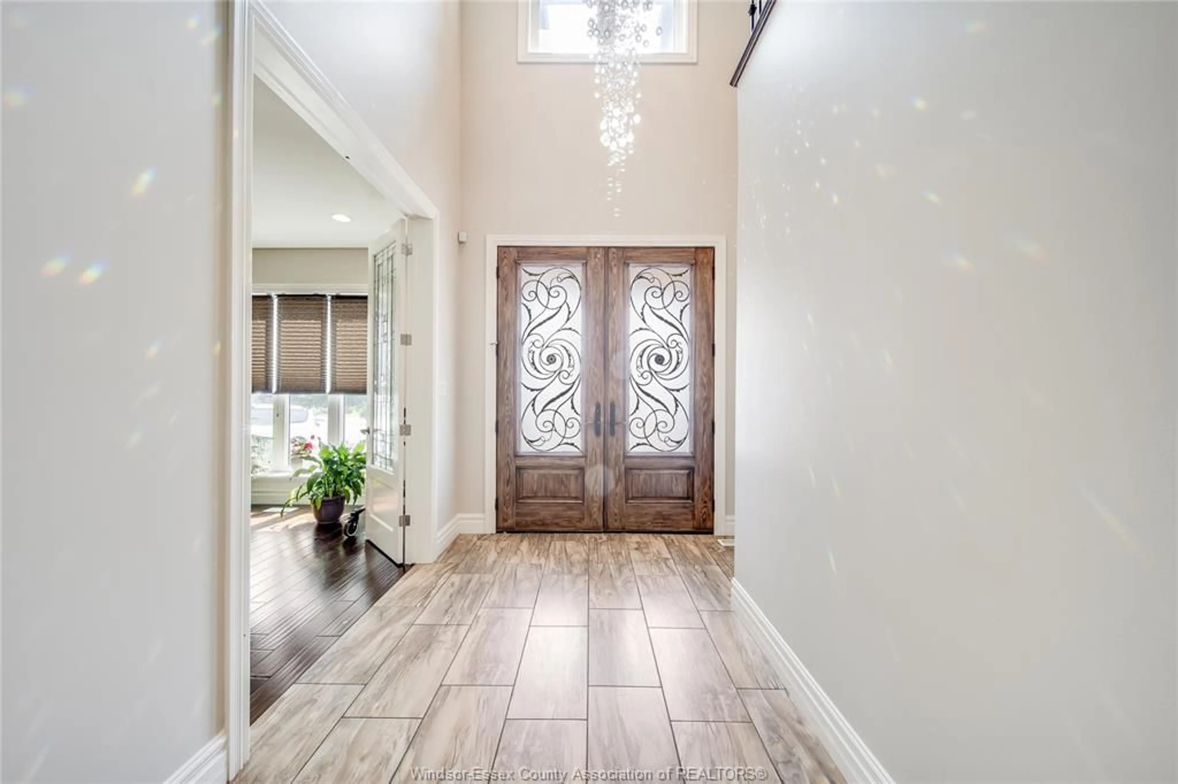 Indoor entryway for 220 SELINA, Lakeshore Ontario N0R 1A0