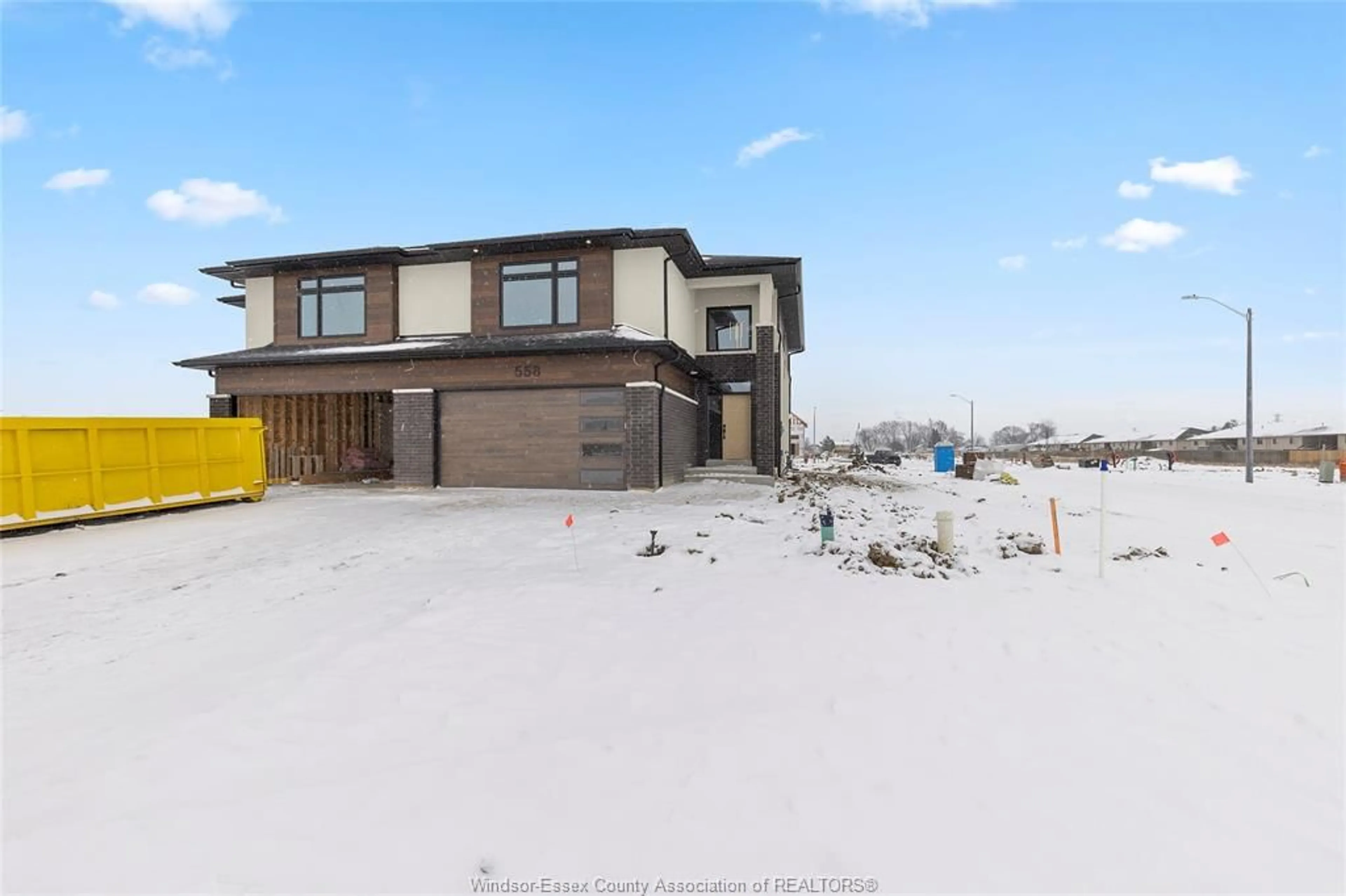 A pic from outside/outdoor area/front of a property/back of a property/a pic from drone, unknown for 338 MARLA, Lakeshore Ontario N0R 1A0