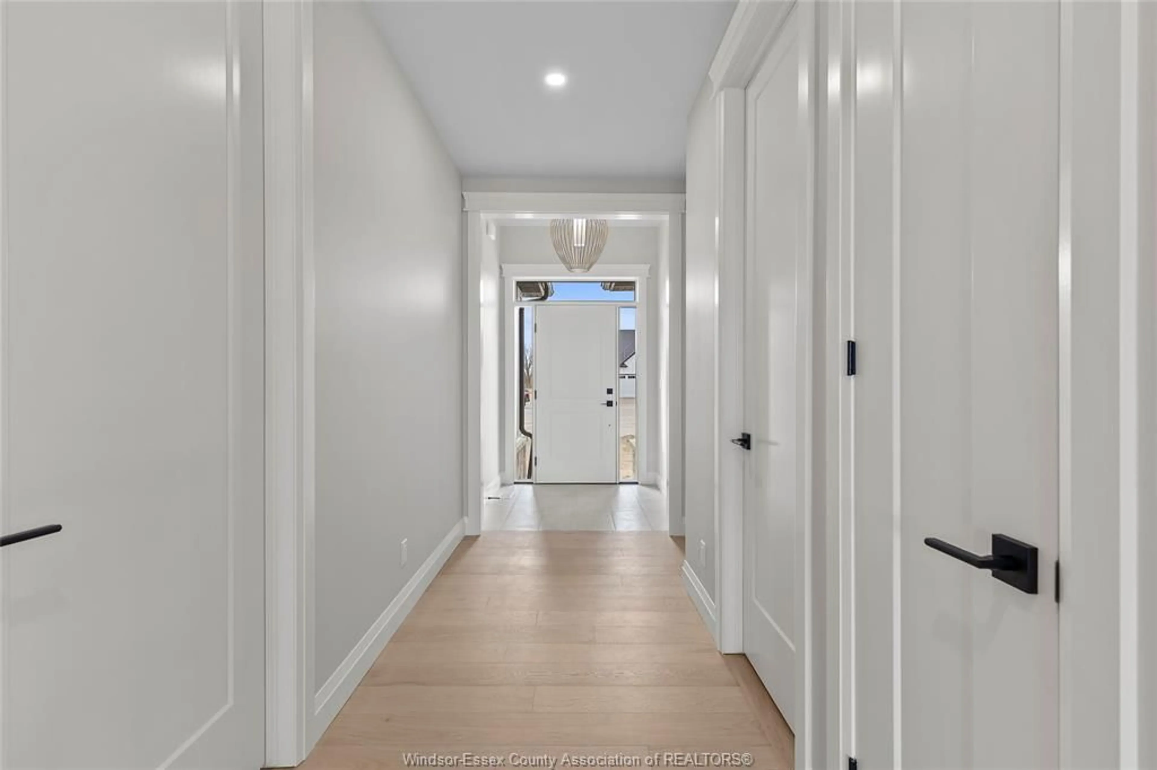 Indoor entryway for 516 ORSINI, Lakeshore Ontario N0R 1A0