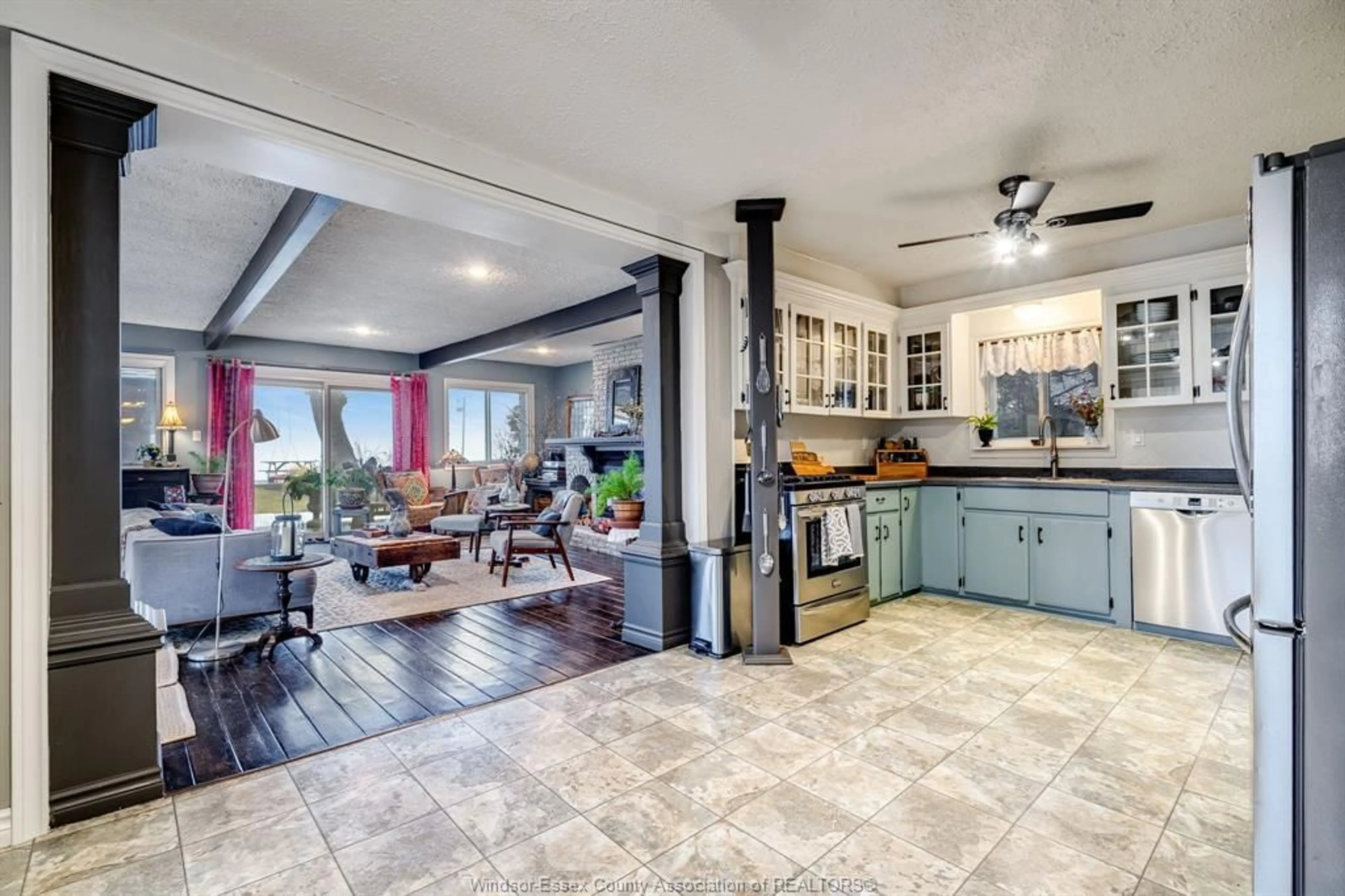 Open concept kitchen, ceramic/tile floor for 927 Iler Beach Rd, Essex Ontario N0R 1G0