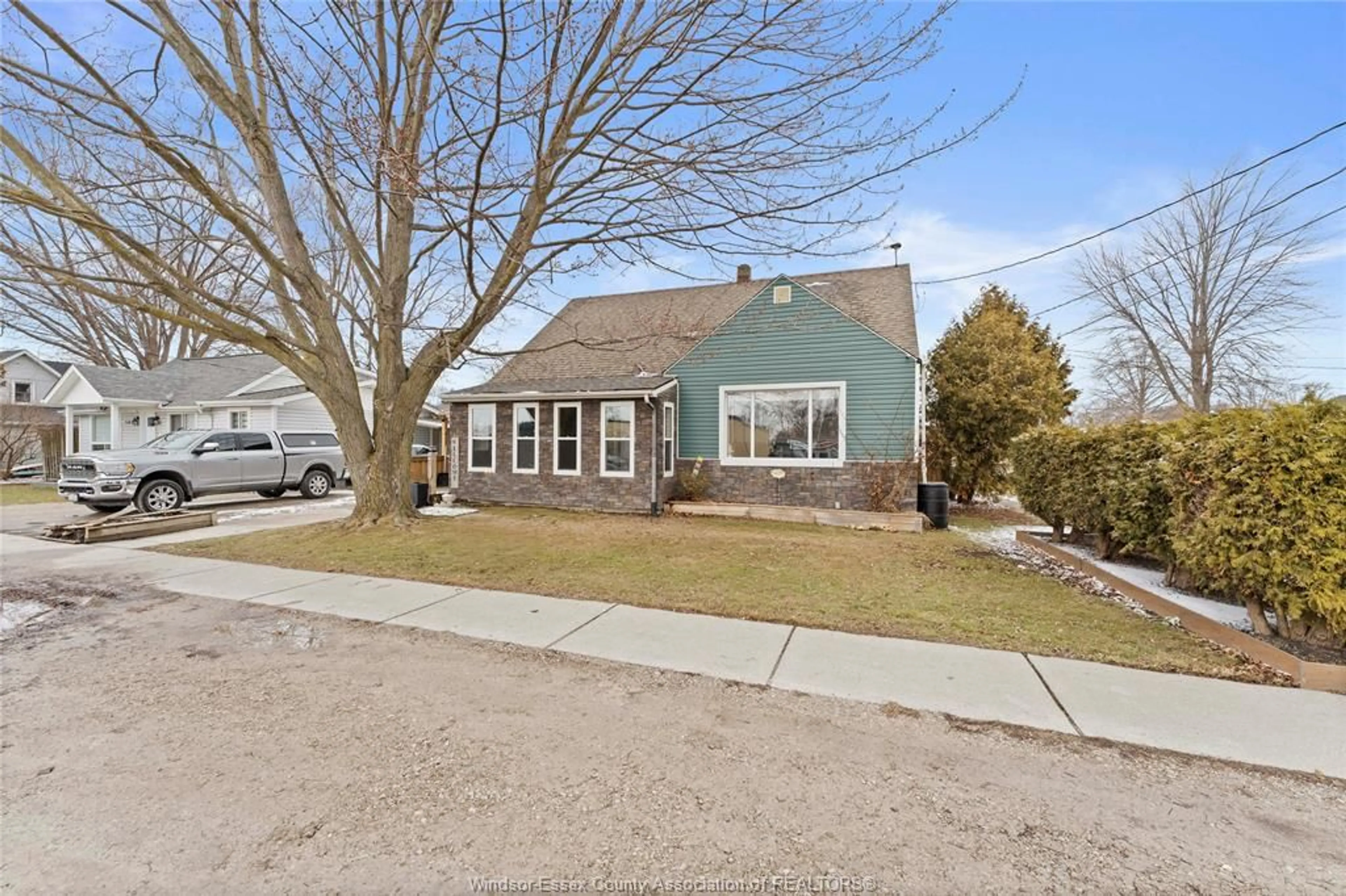 Unknown for 391 LAVOIE St, Belle River Ontario N0R 1A0