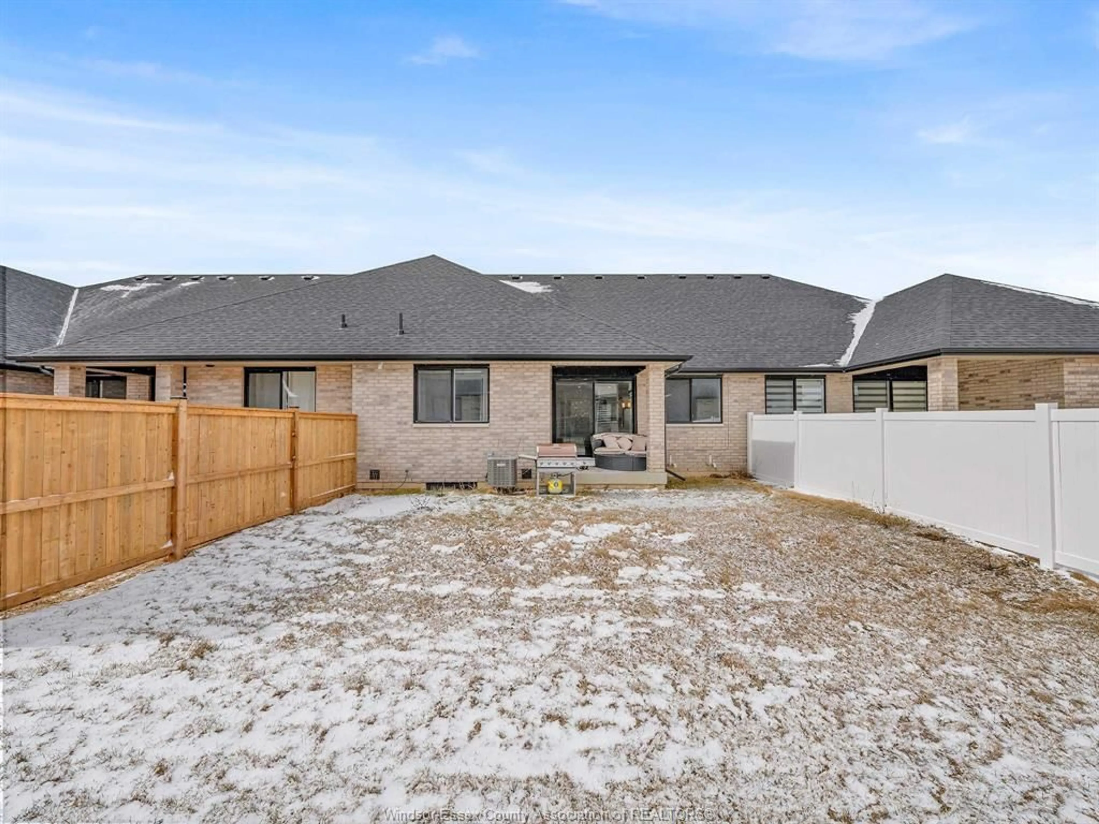 A pic from outside/outdoor area/front of a property/back of a property/a pic from drone, street for 602 Hacket Rd, Amherstburg Ontario N9V 0H1