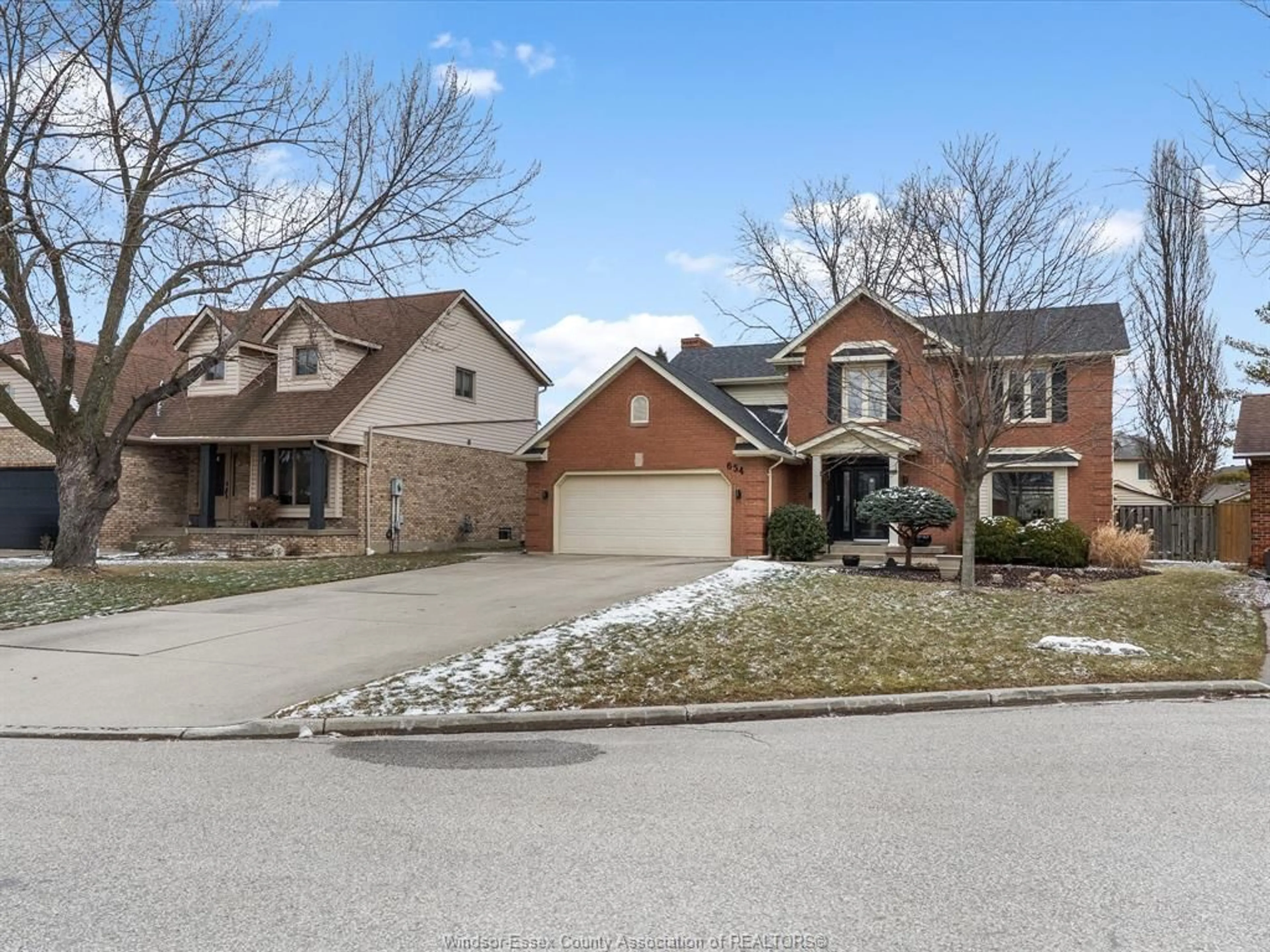 Home with brick exterior material, street for 654 Primrose Pl, St. Clair Beach Ontario N8N 4C8