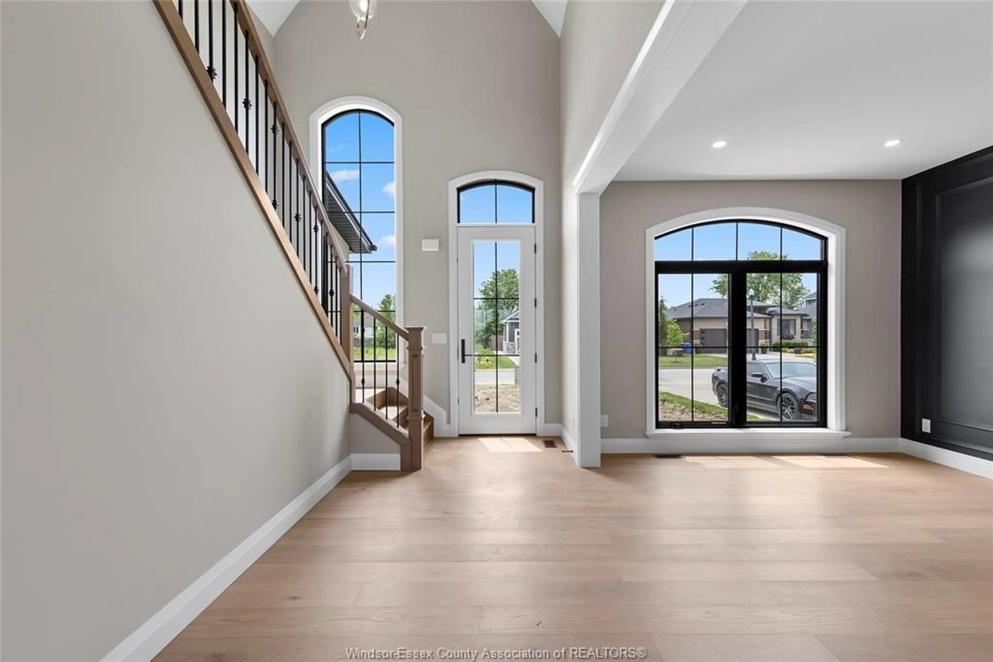 Indoor entryway for 259 JOAN FLOOD, Essex Ontario N8M 0C6