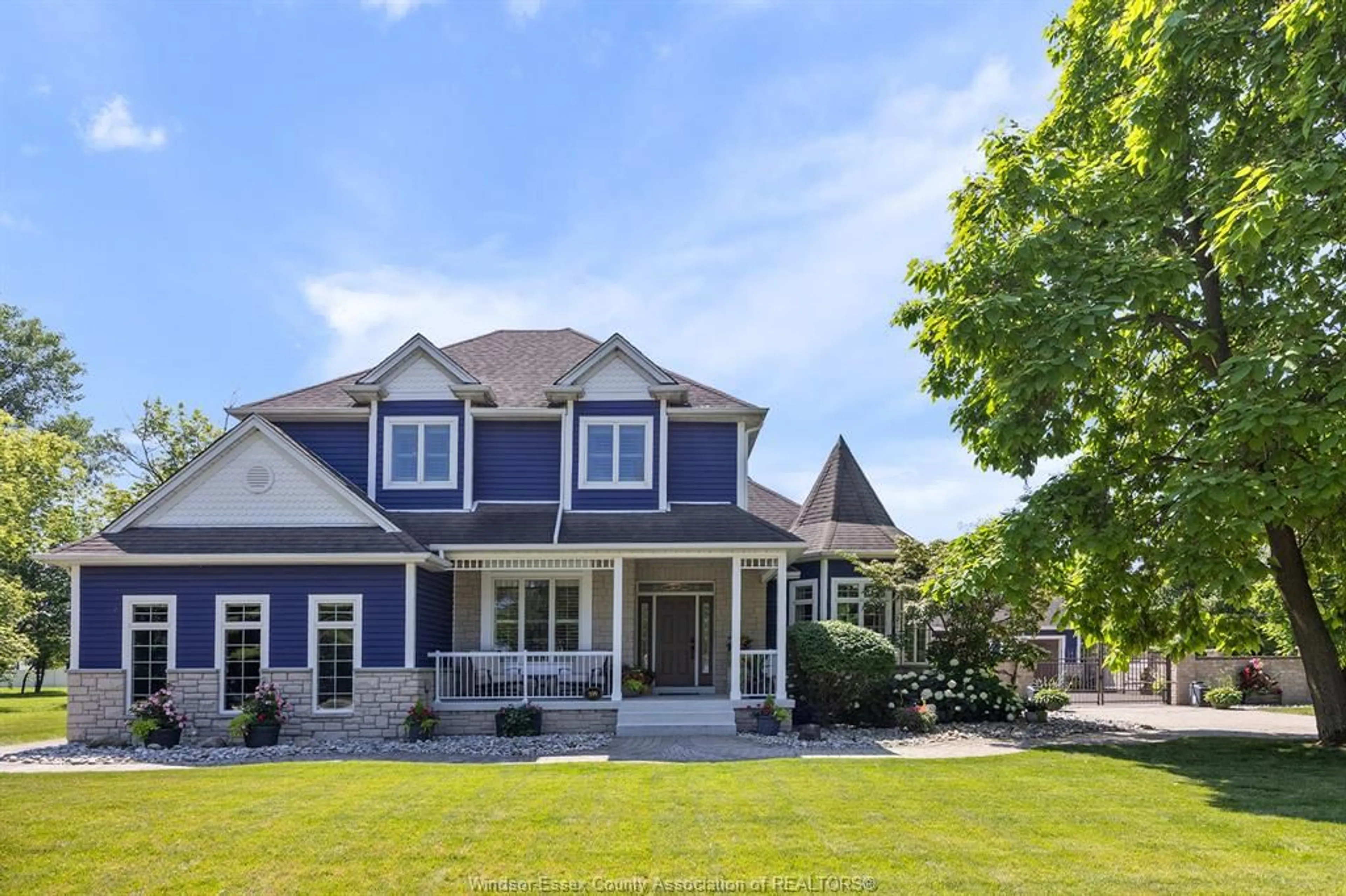 Home with vinyl exterior material, unknown for 399 Crystal Bay Dr, Amherstburg Ontario N9V 4A7