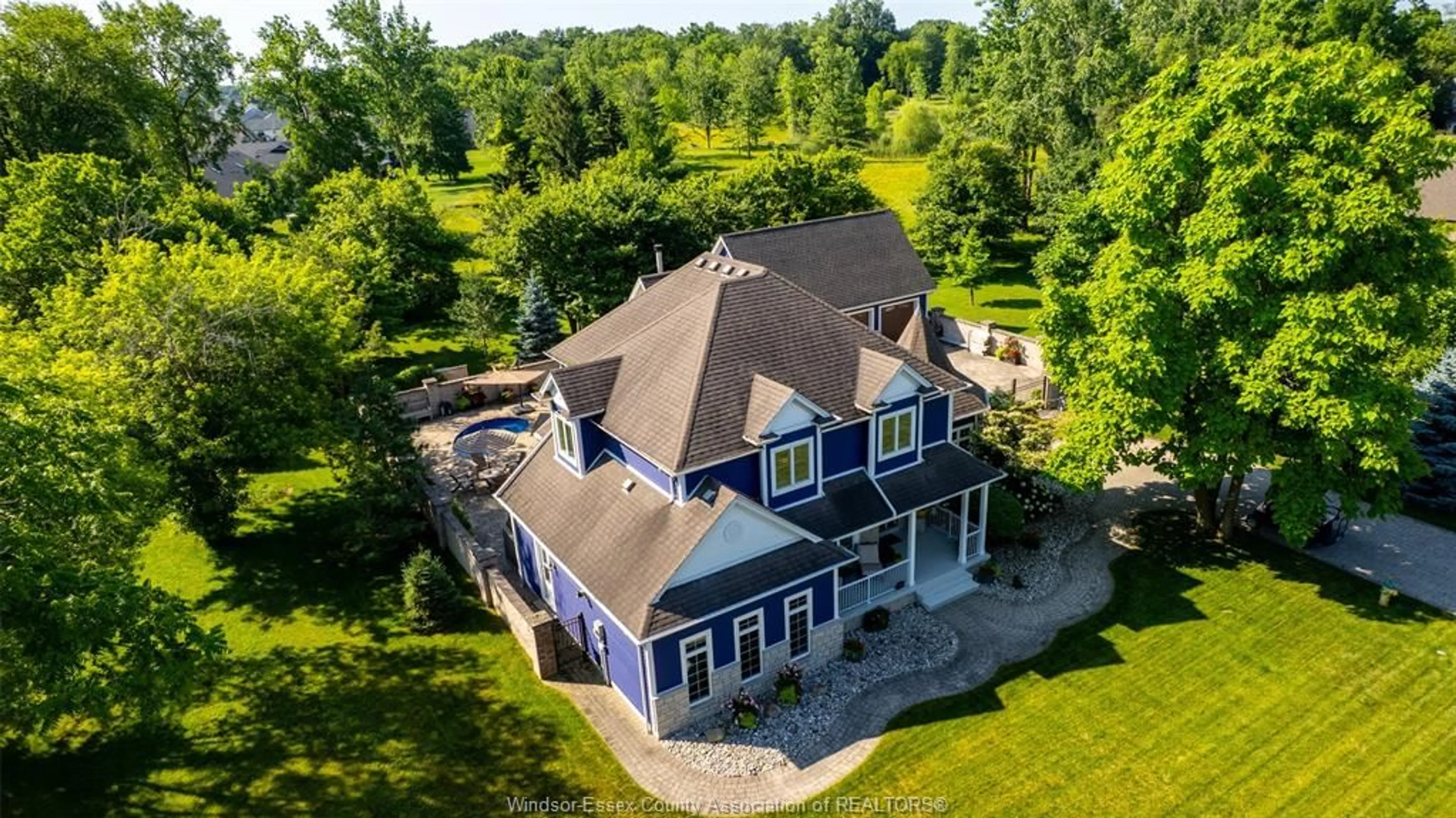 A pic from outside/outdoor area/front of a property/back of a property/a pic from drone, unknown for 399 Crystal Bay Dr, Amherstburg Ontario N9V 4A7