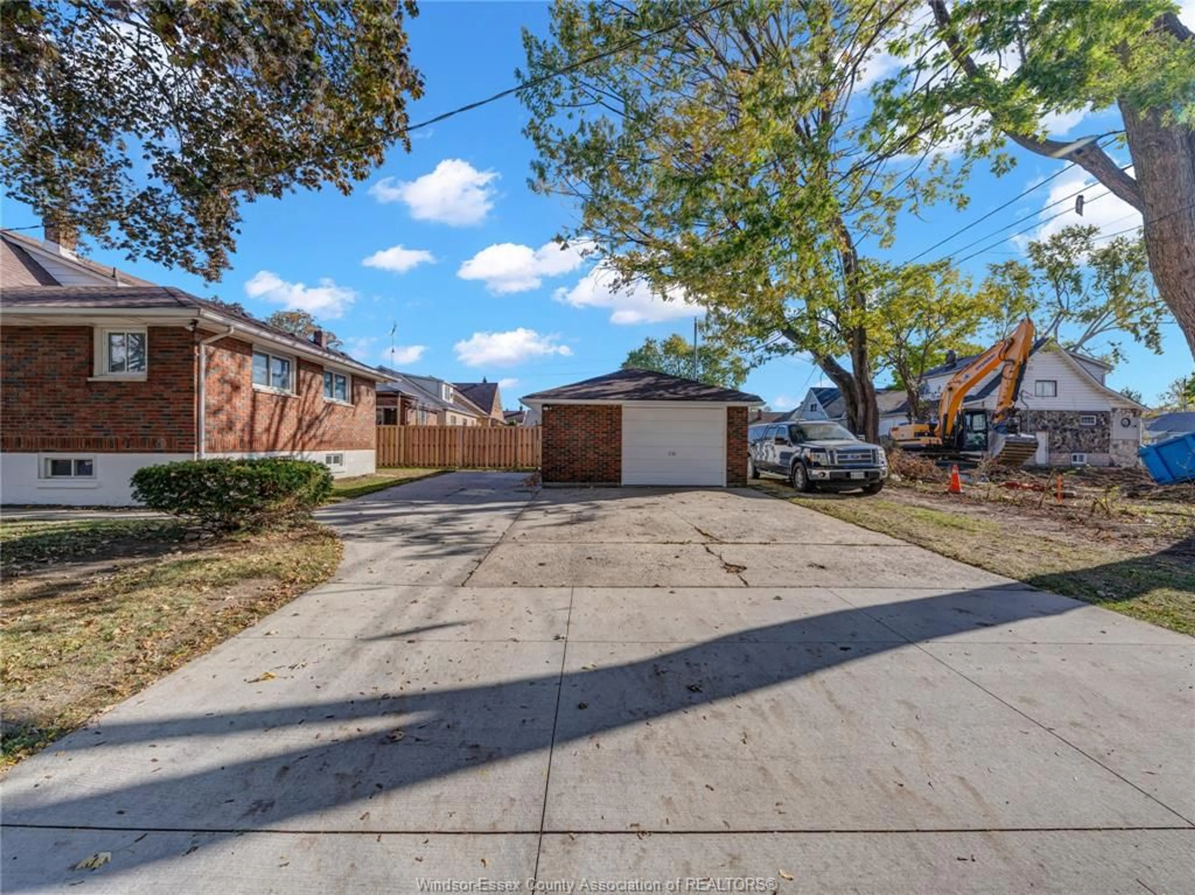 A pic from outside/outdoor area/front of a property/back of a property/a pic from drone, street for 1705-07 ALEXIS Rd, Windsor Ontario N8Y 4P6
