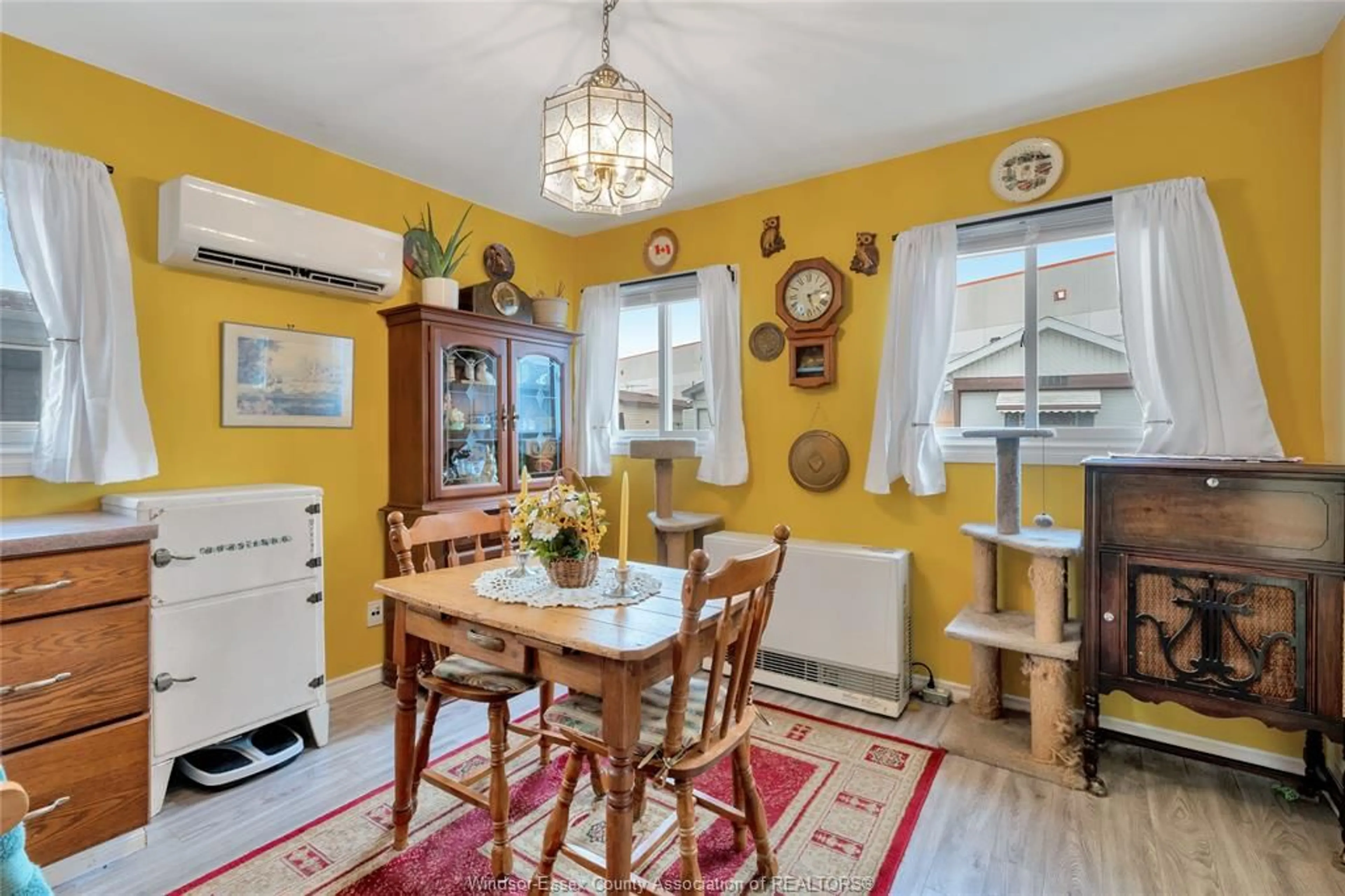 Dining room, unknown for 11 BONITA, Windsor Ontario N8W 2B4