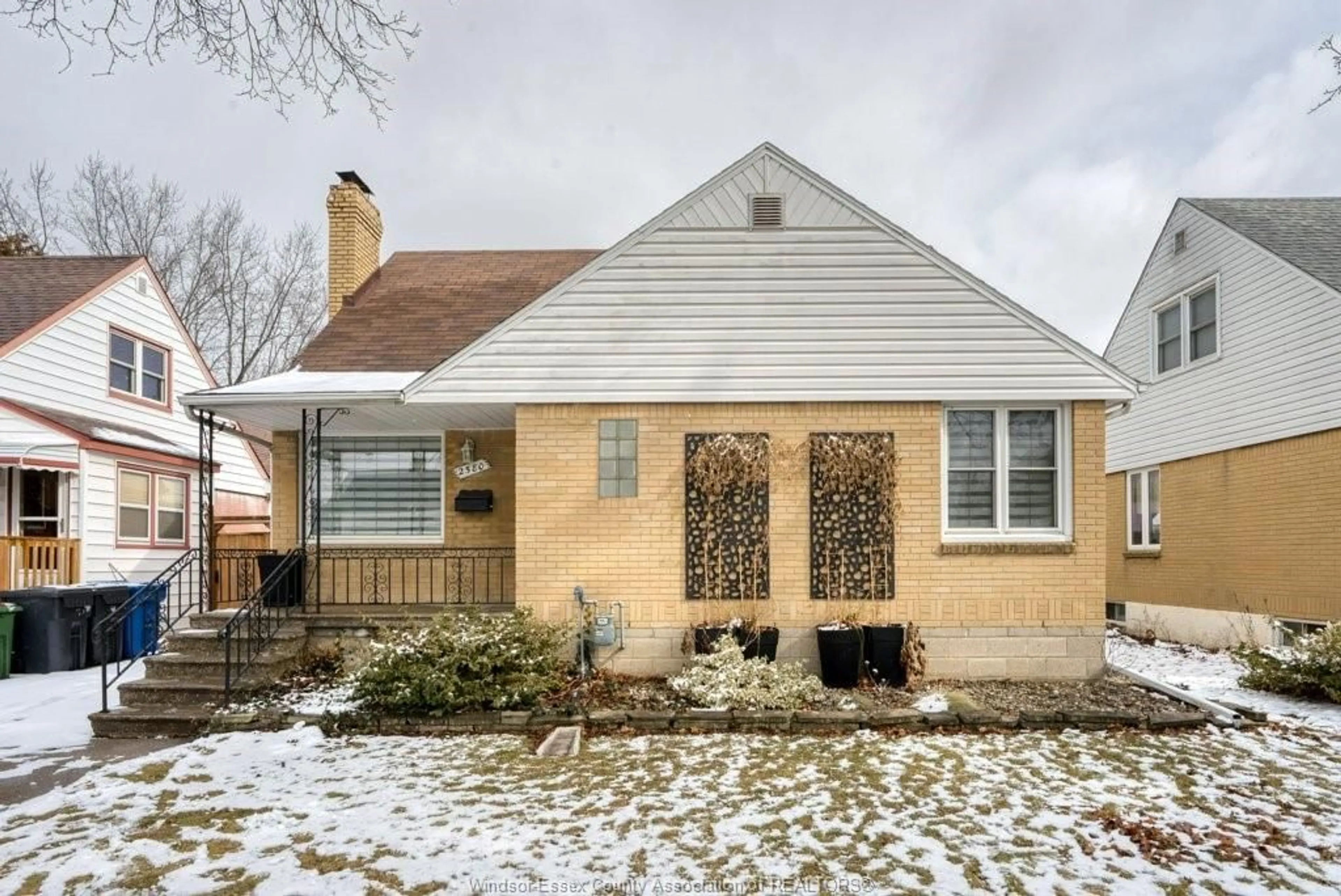 Home with brick exterior material, street for 2580 Byng Rd, Windsor Ontario N8W 3E9