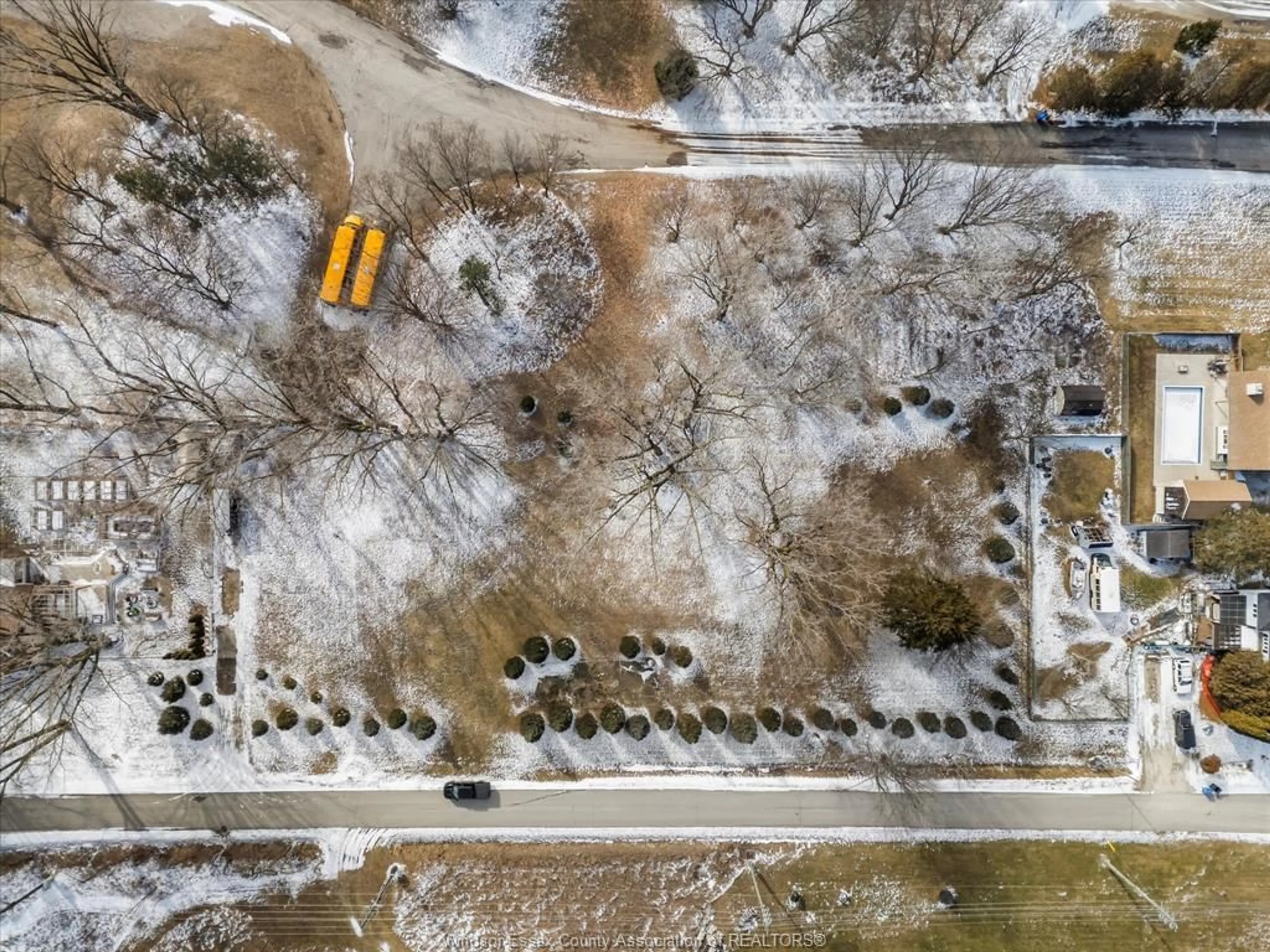 A pic from outside/outdoor area/front of a property/back of a property/a pic from drone, street for VL LANSING, Windsor Ontario N9E 3S4