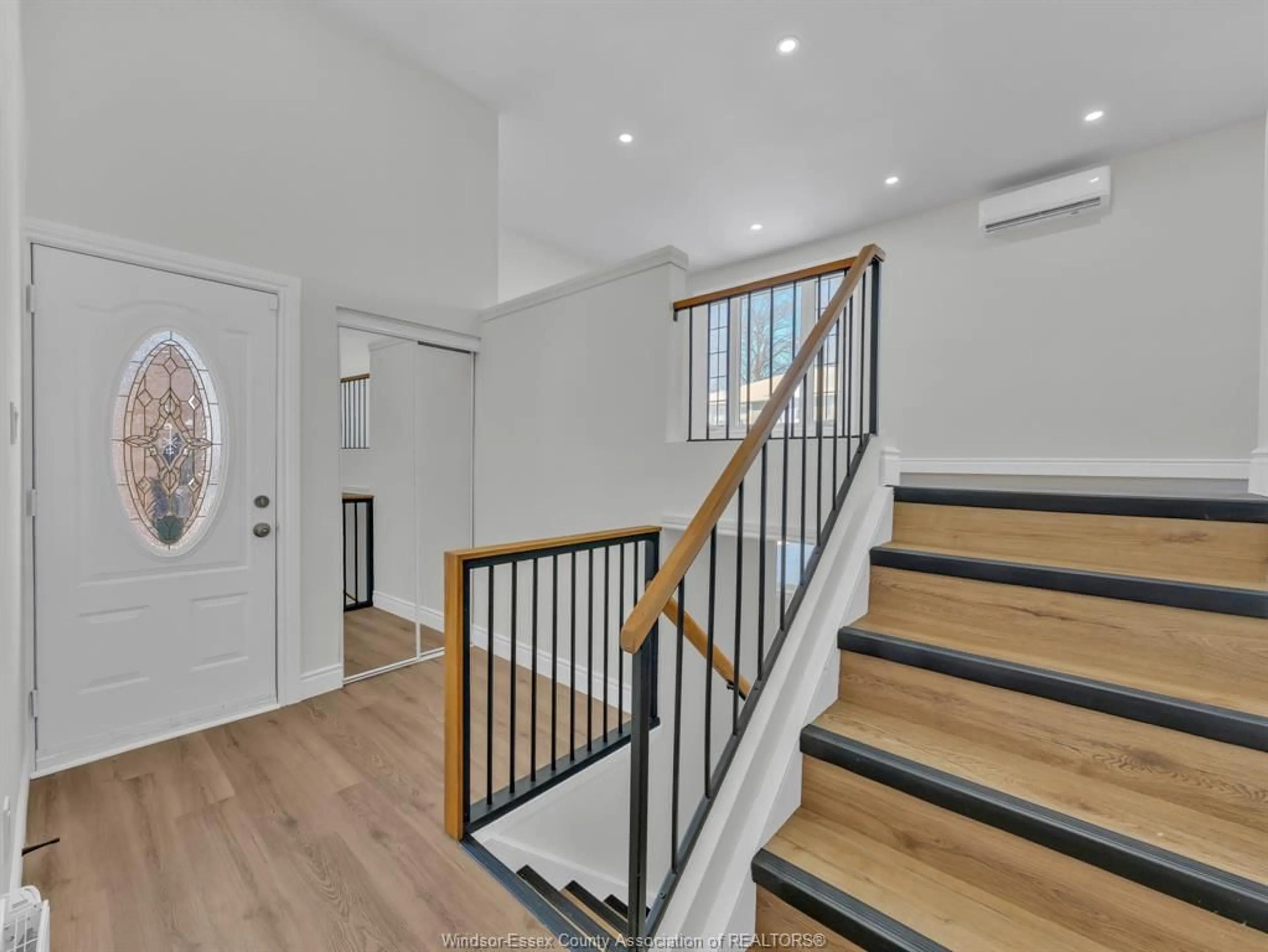 Stairs for 8428 DARLINGTON, Windsor Ontario N8S 4M2