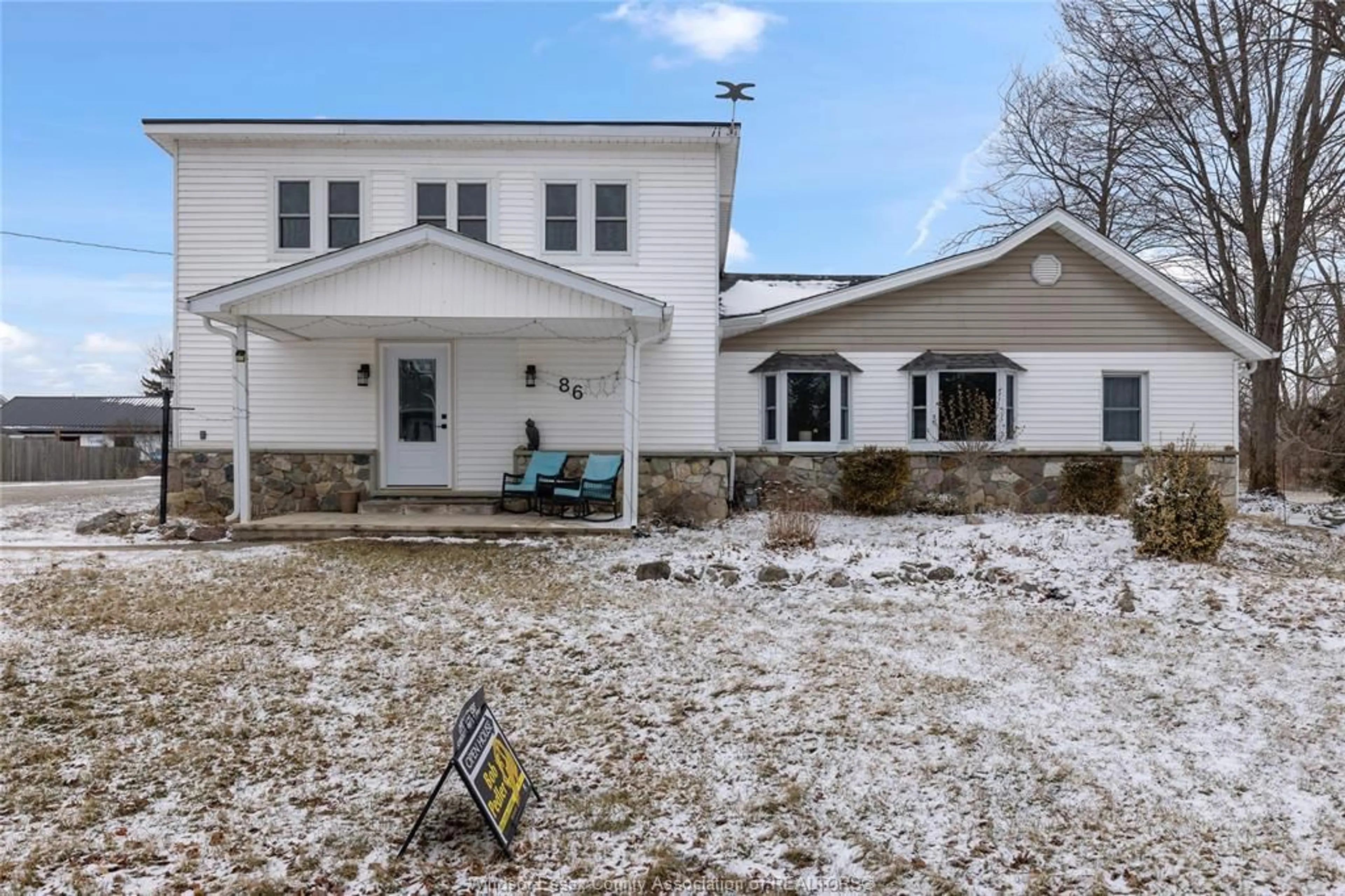 A pic from outside/outdoor area/front of a property/back of a property/a pic from drone, unknown for 86 DRAPER St, Colchester Ontario N0R 1G0