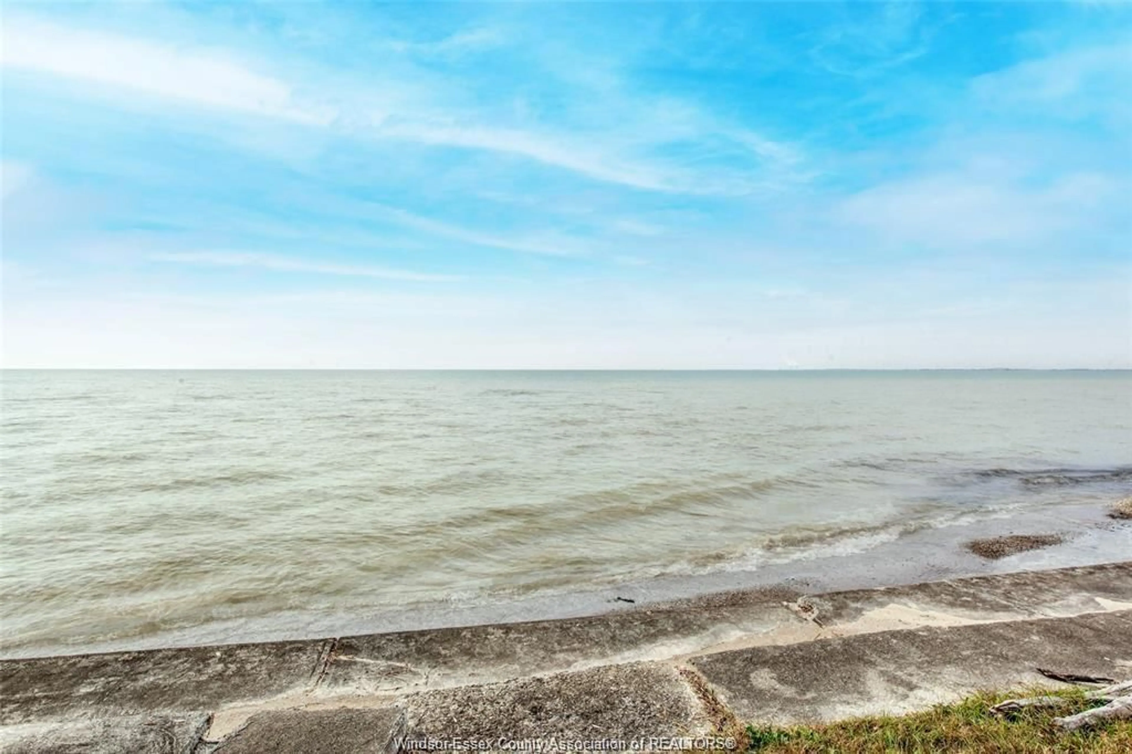 Blurry image for 127 LAKEWOOD Dr, Amherstburg Ontario N9V 2Y8