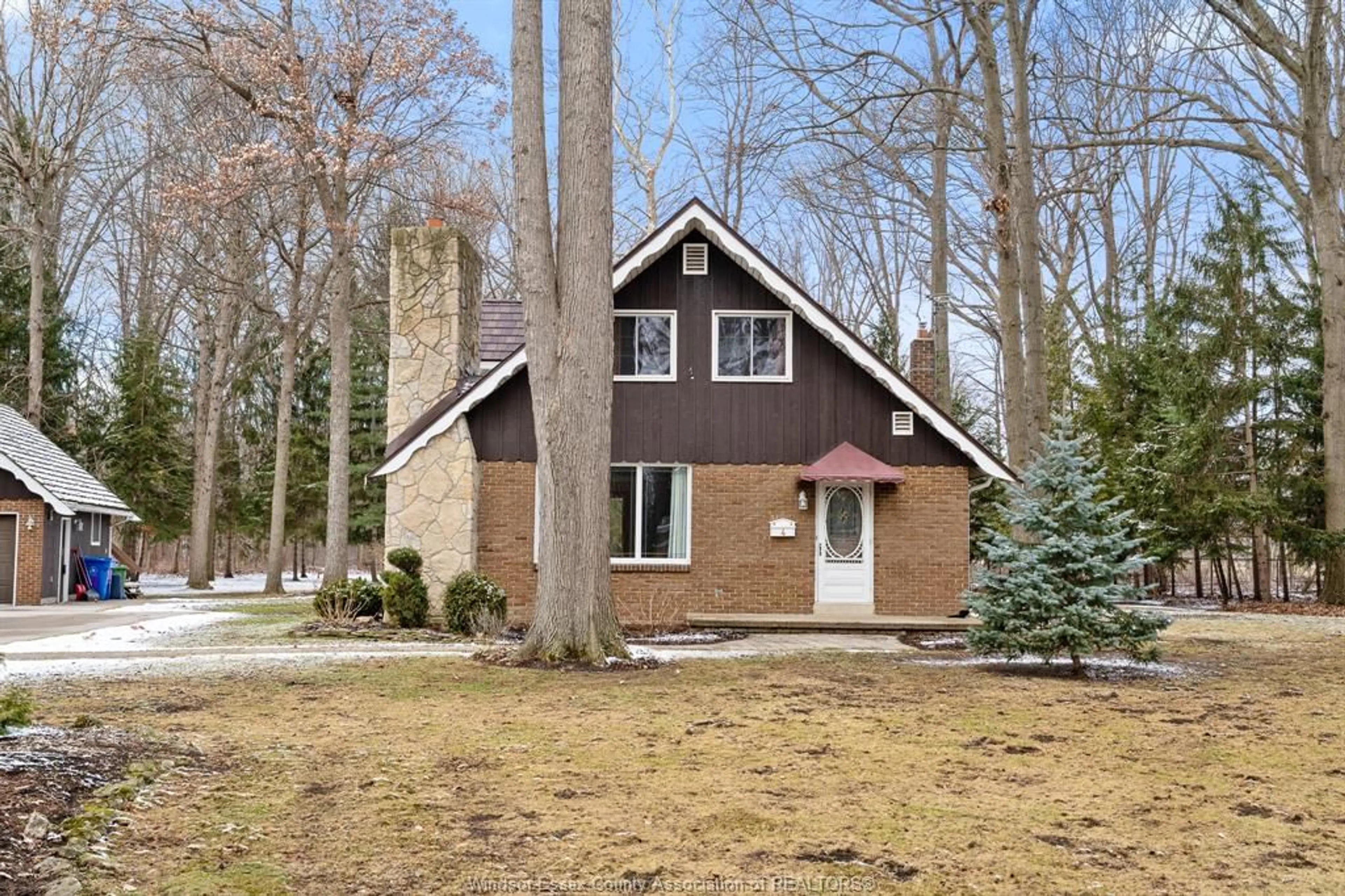 Home with brick exterior material, street for 4 Oakland Cres, LaSalle Ontario N9J 2J1