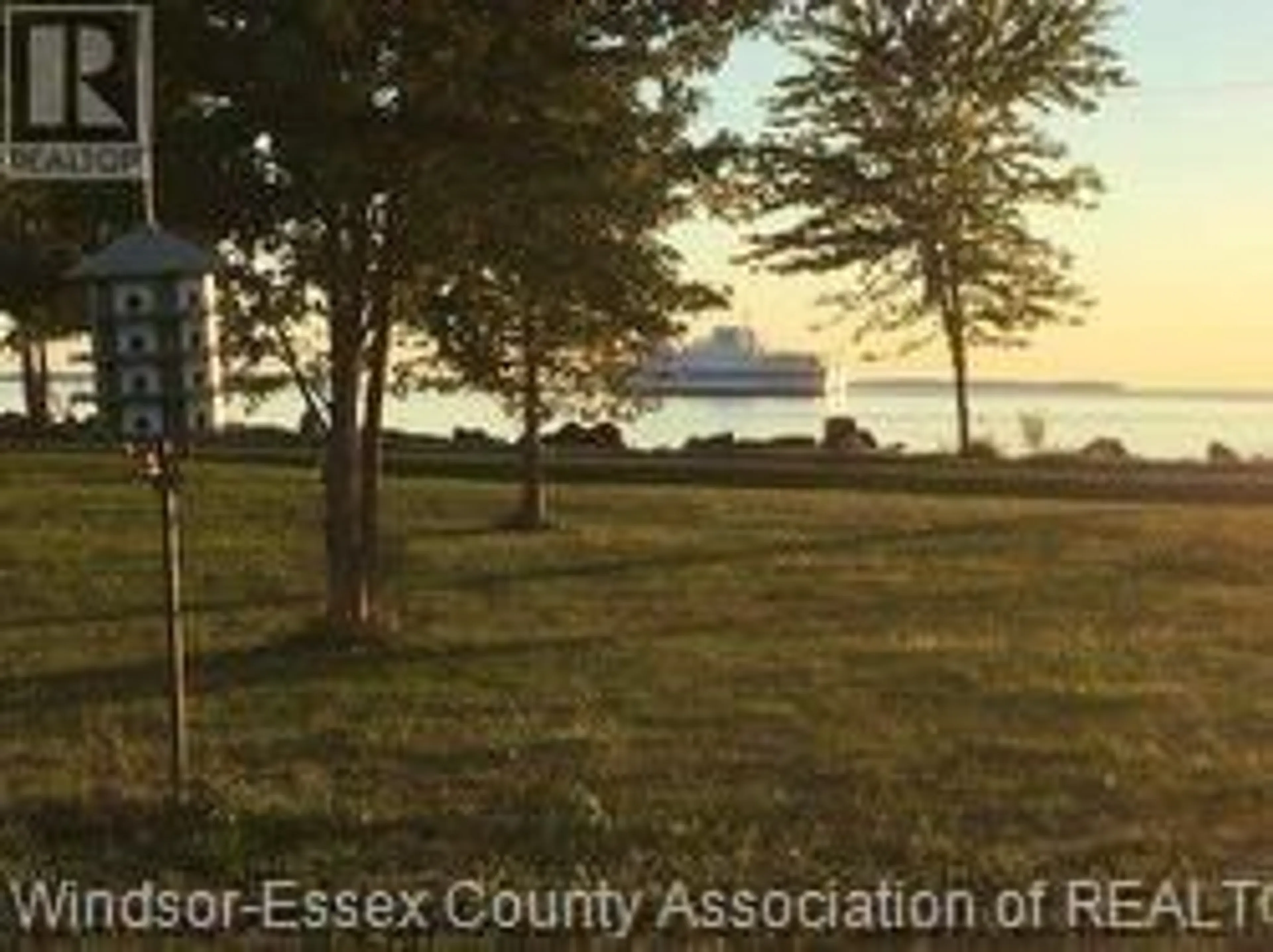 Blurry image for 949 West Shore Rd, Pelee Island Ontario N0R 1M0