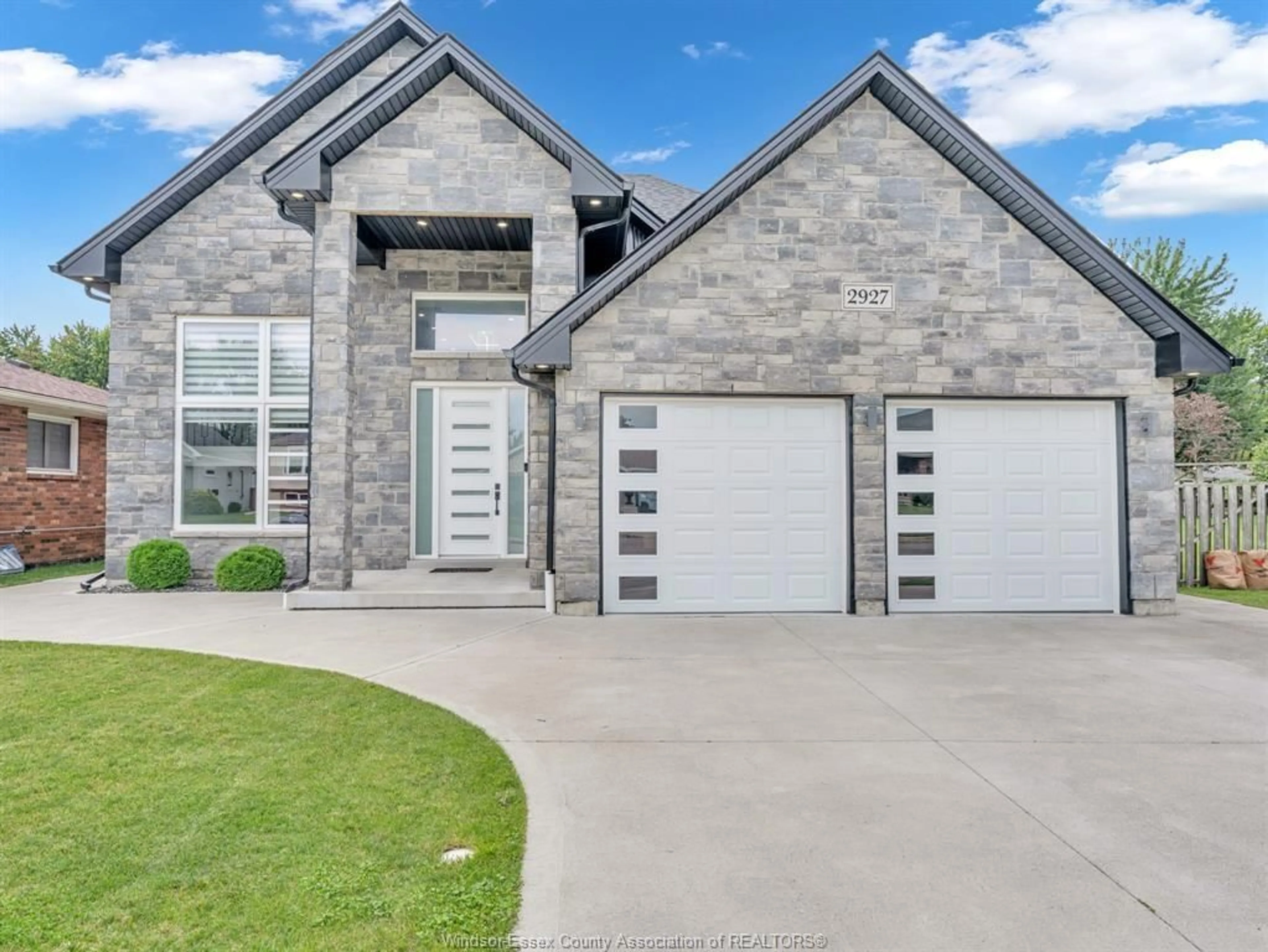 Home with brick exterior material, street for 2927 CLEMENCEAU Blvd, Windsor Ontario N8T 2R2