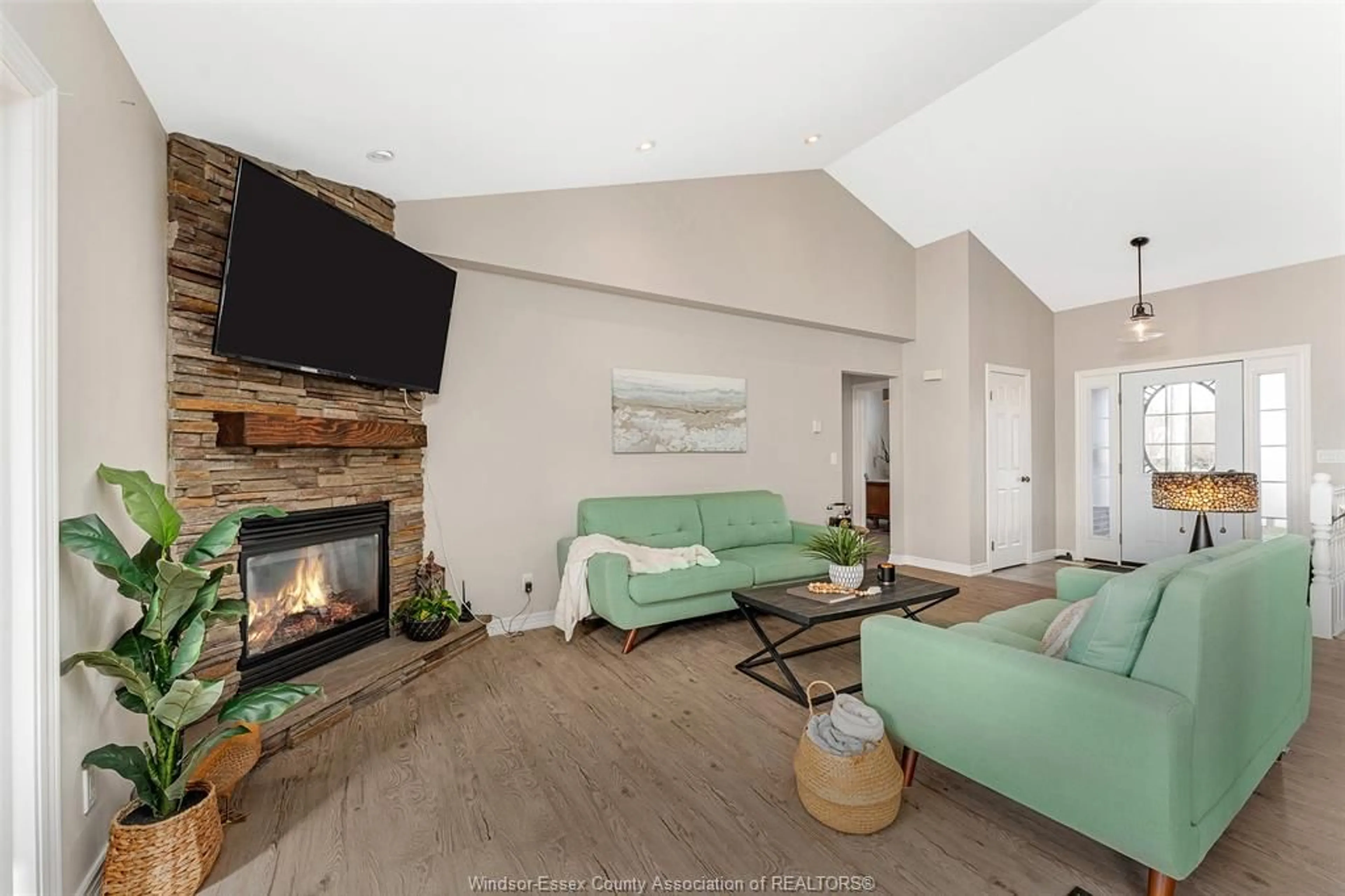 Living room with furniture, unknown for 132 PRINCE ALBERT St, Kingsville Ontario N9Y 1J7