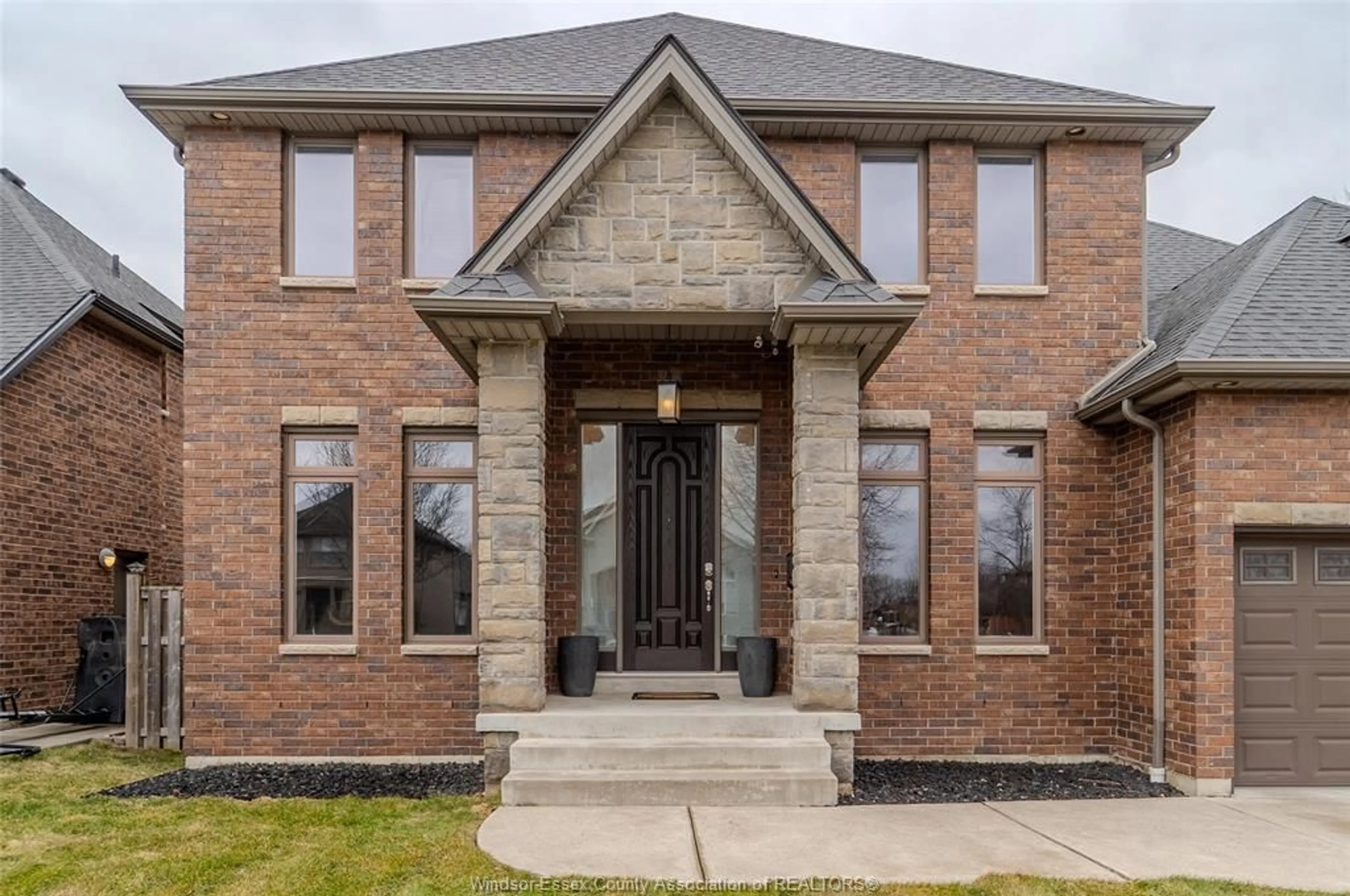 Home with brick exterior material, street for 499 Superior St, LaSalle Ontario N9J 3Z5