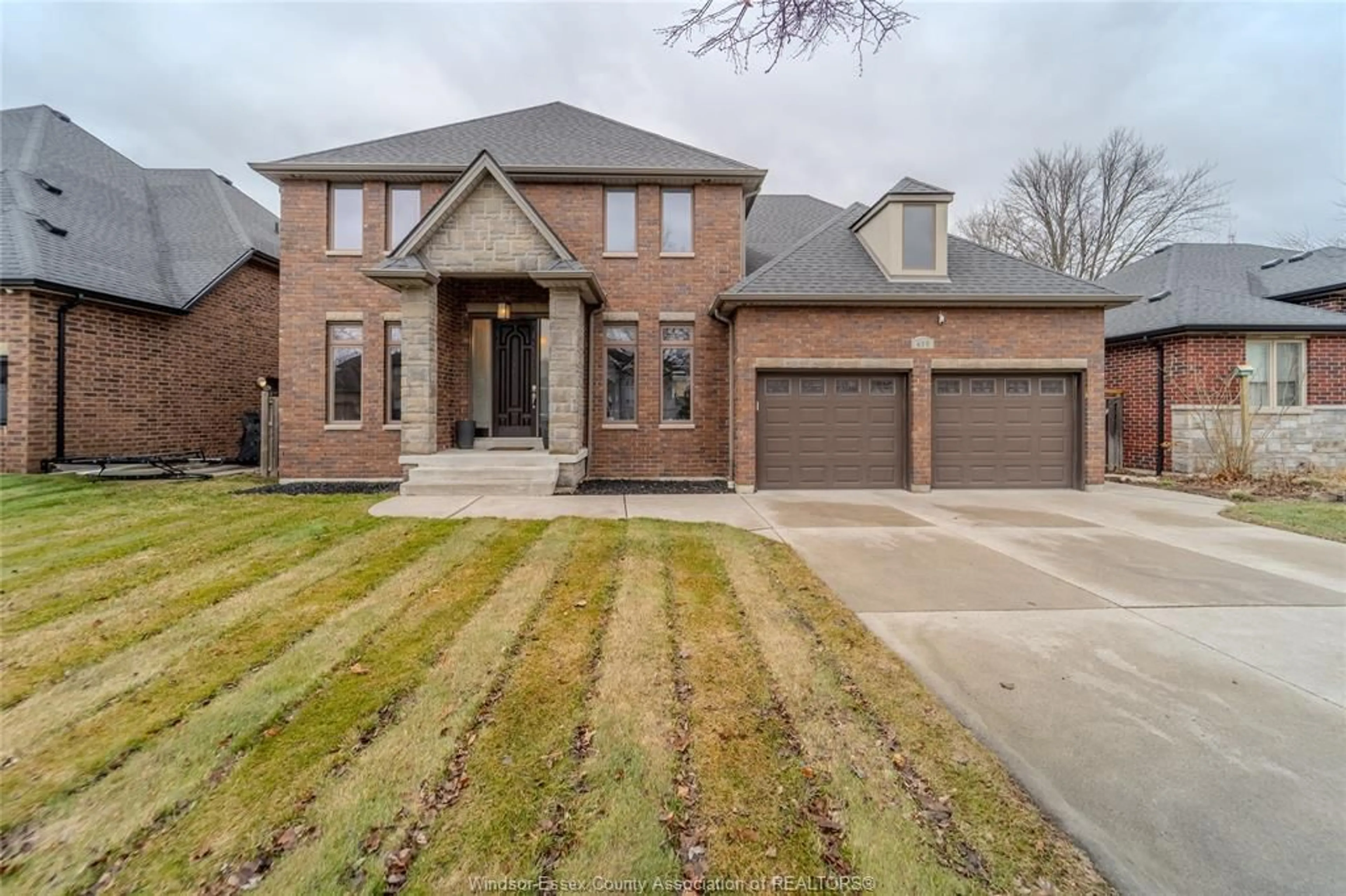 Home with brick exterior material, street for 499 Superior St, LaSalle Ontario N9J 3Z5