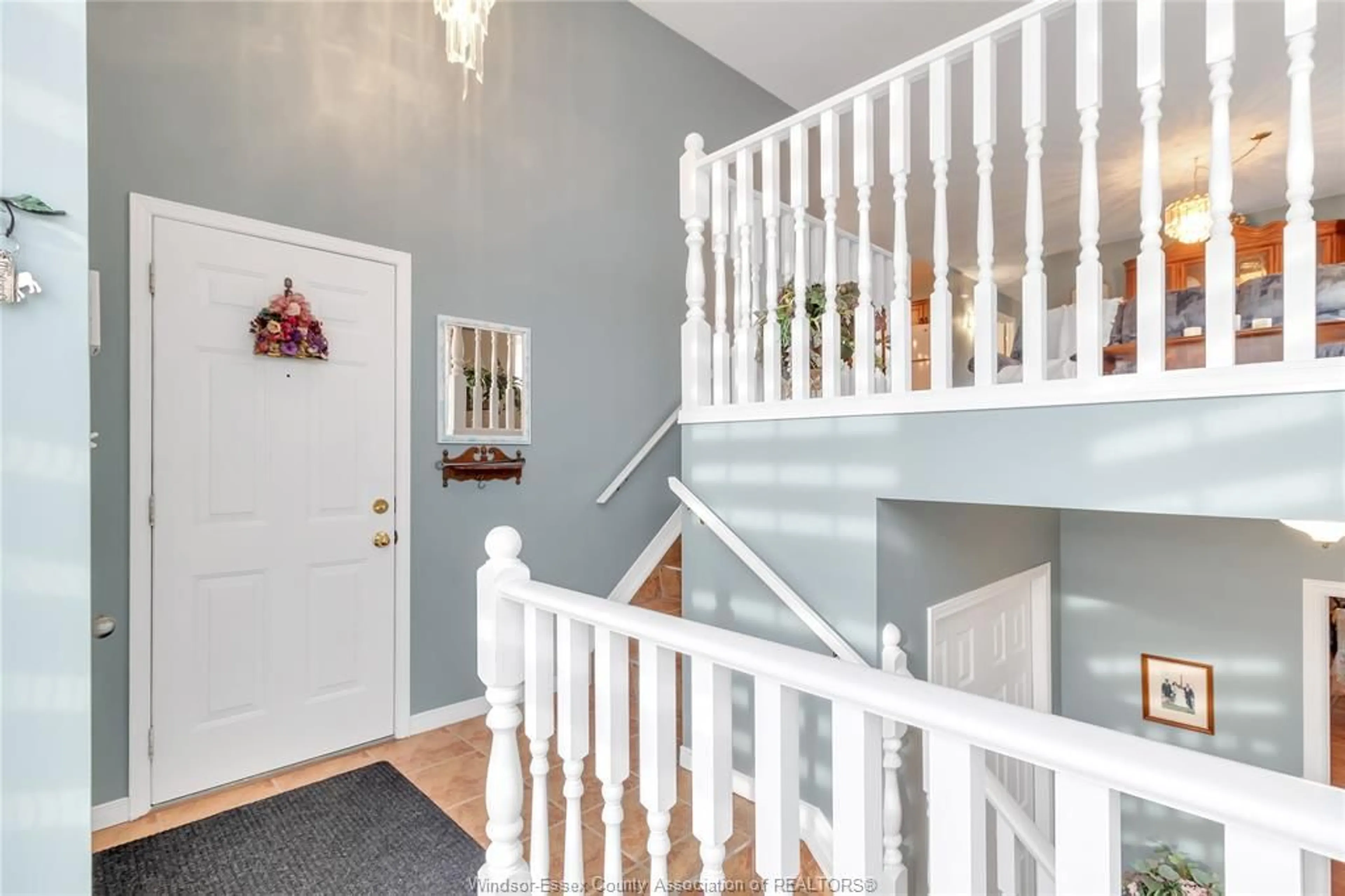 Indoor entryway for 1630 DUROCHER Dr, LaSalle Ontario N9H 2N1