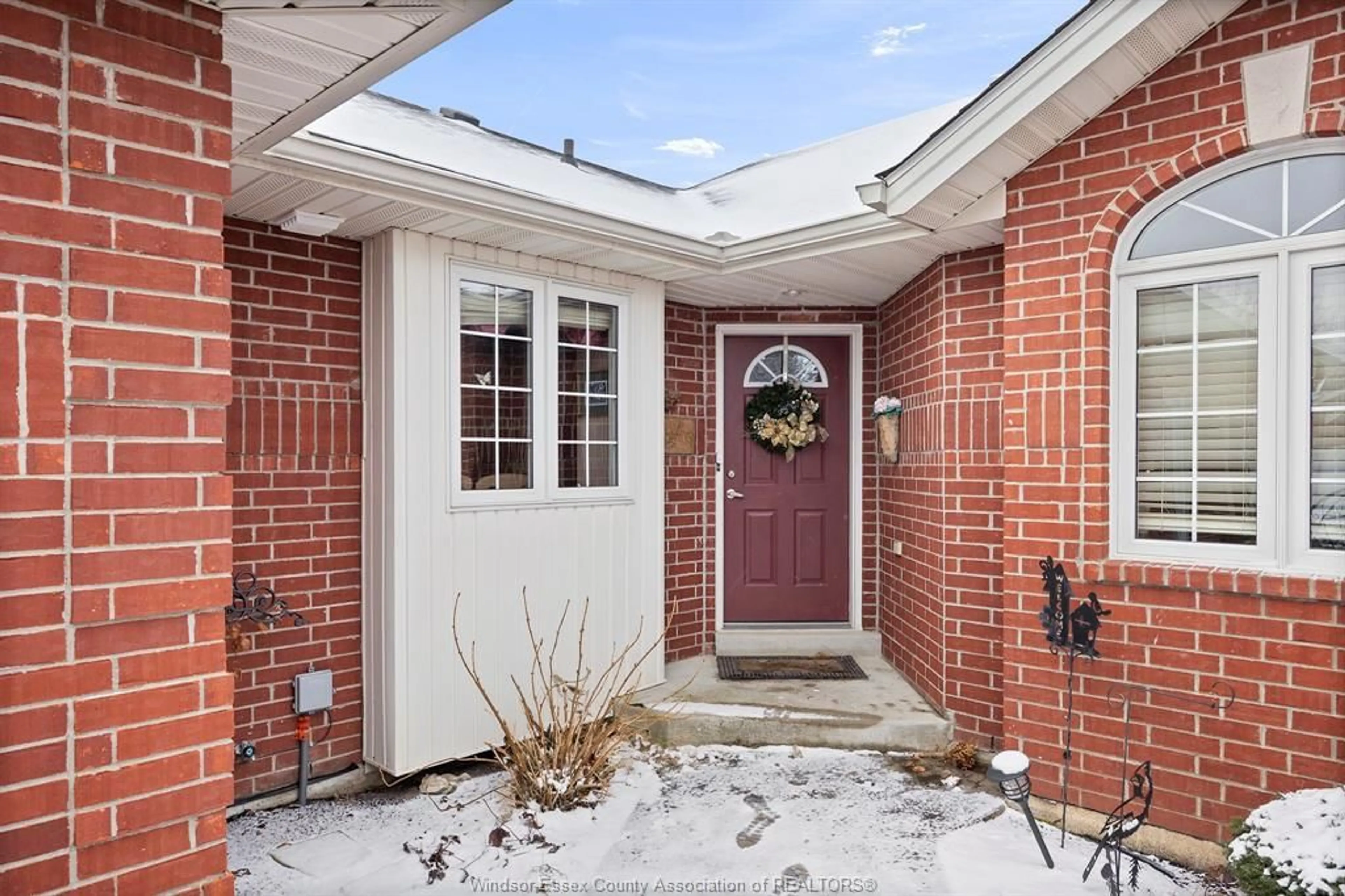 Home with brick exterior material, street for 338 SADDLE Lane, Kingsville Ontario N9Y 4A6