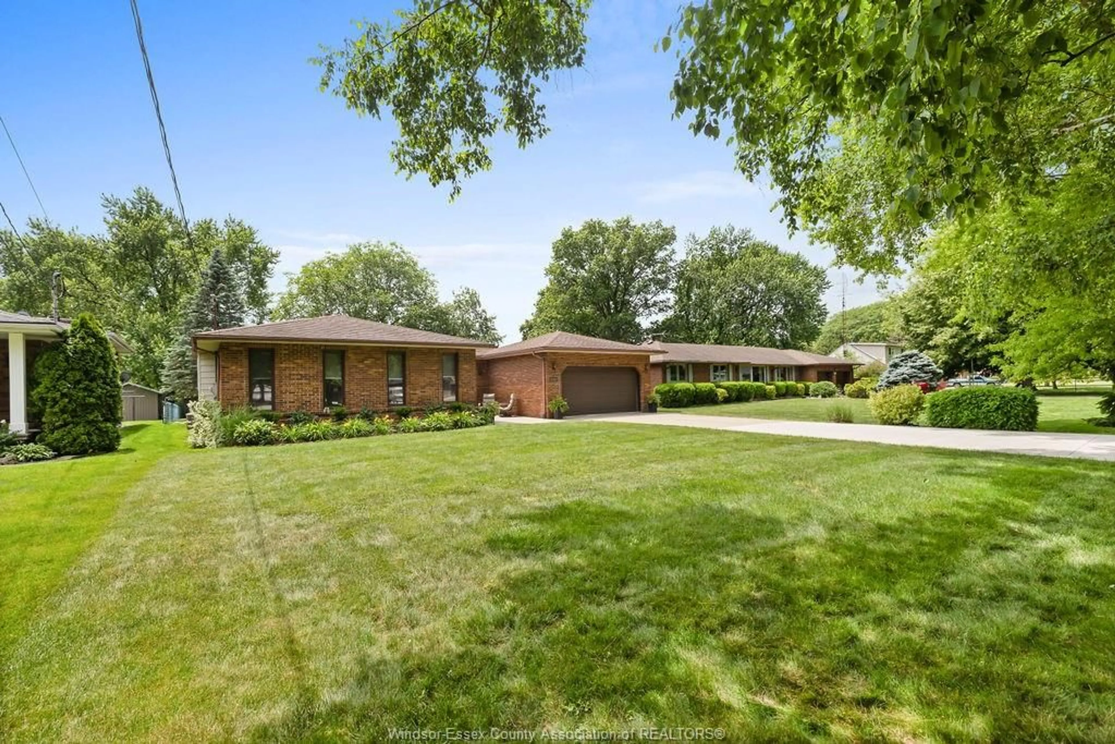 Home with brick exterior material, street for 1142 REAUME, LaSalle Ontario N9J 1C1