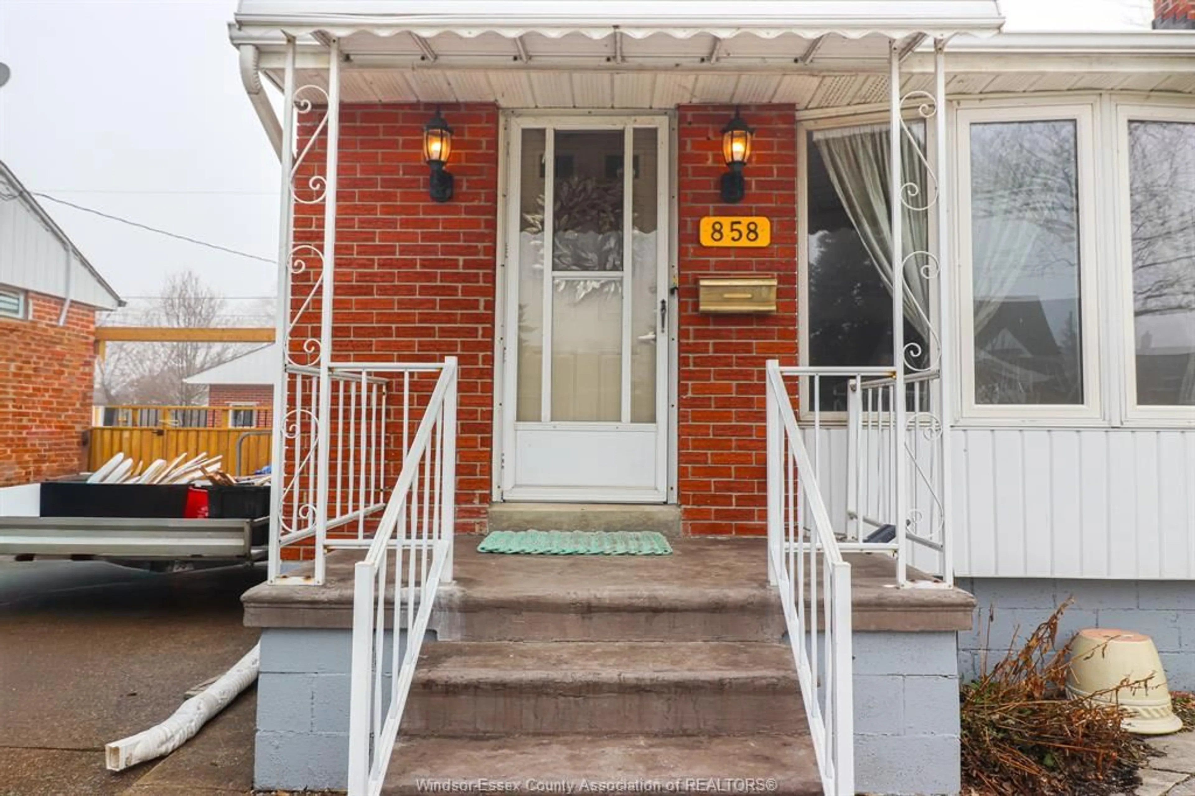 Unknown for 858 LAPORTE, Windsor Ontario N8S 3R4