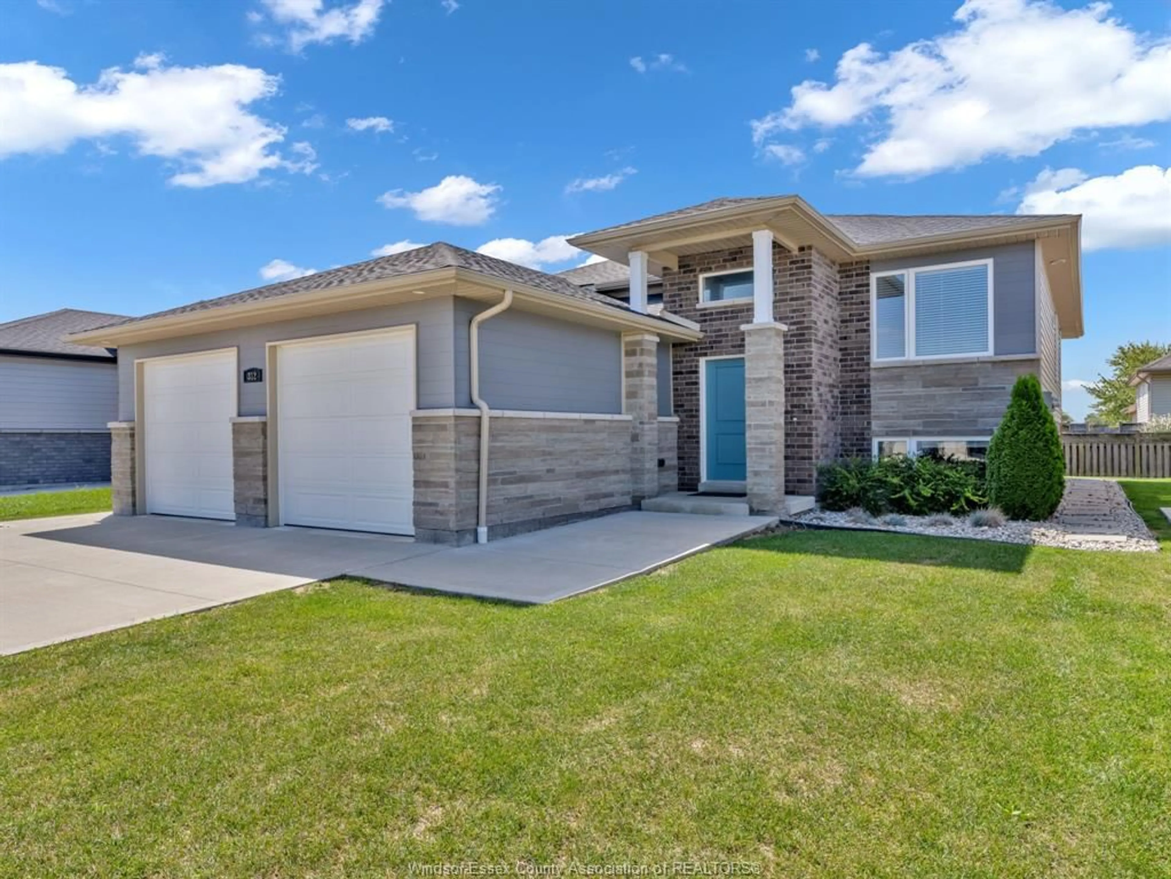 Home with brick exterior material, street for 324 SWEETMAN Ave, Essex Ontario N8M 2Z5