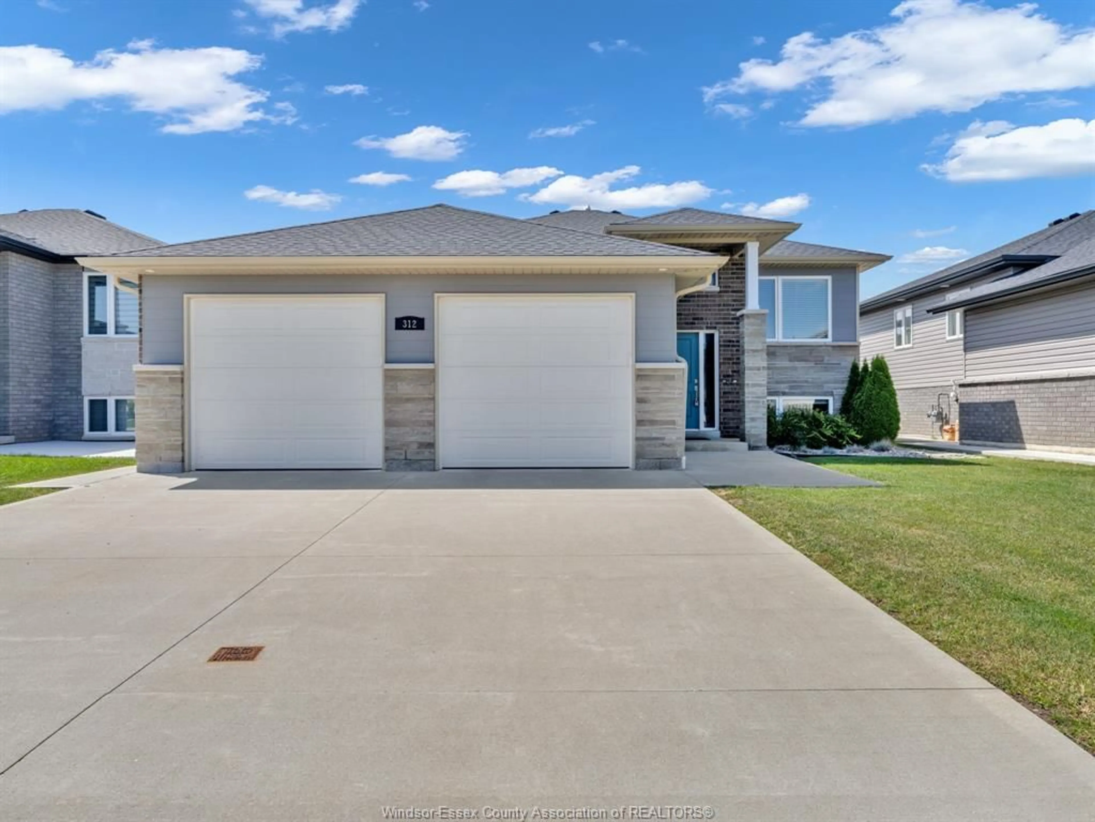 Home with brick exterior material, street for 324 SWEETMAN Ave, Essex Ontario N8M 2Z5